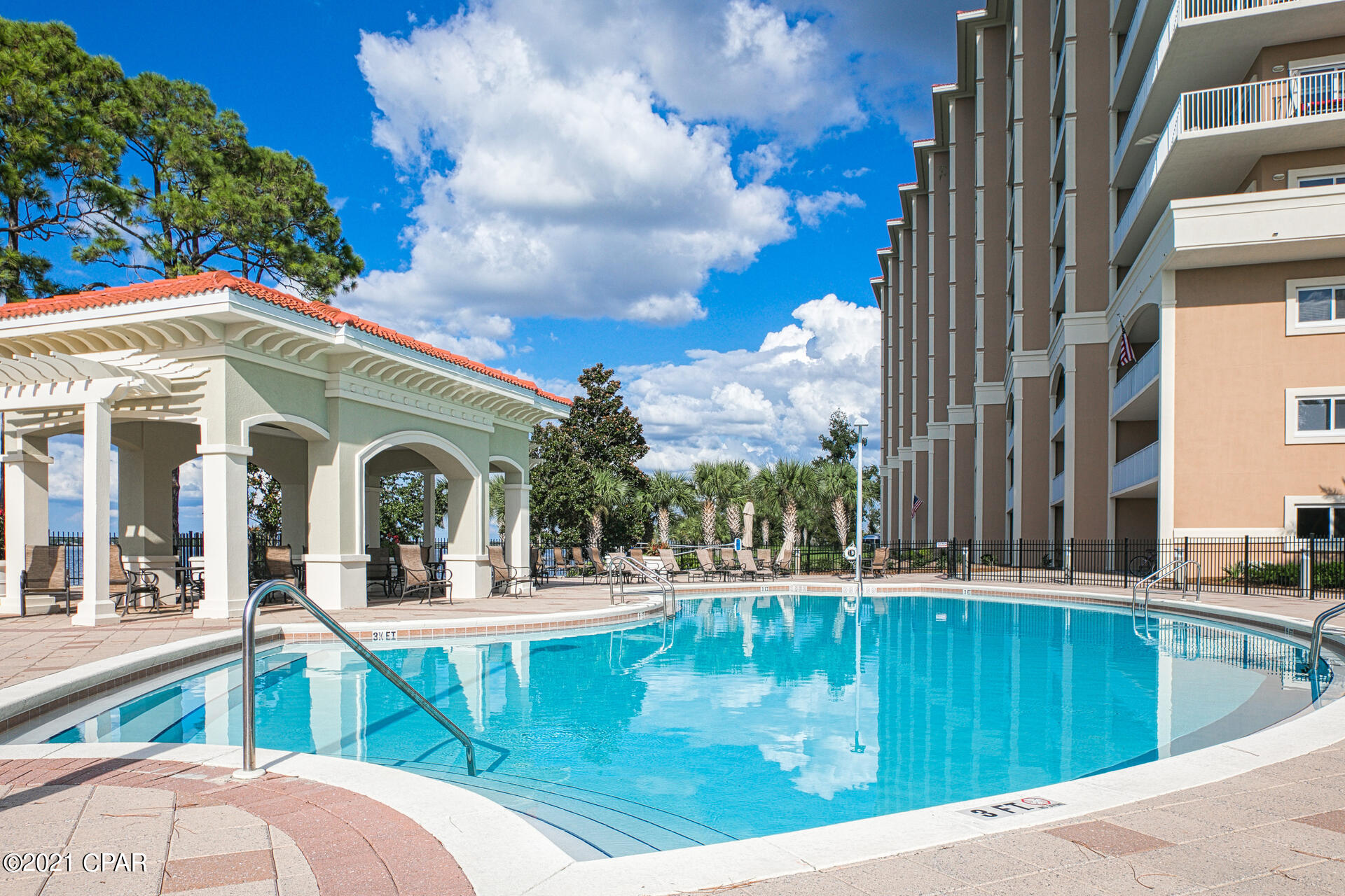 Magnolia Bay Club - Residential