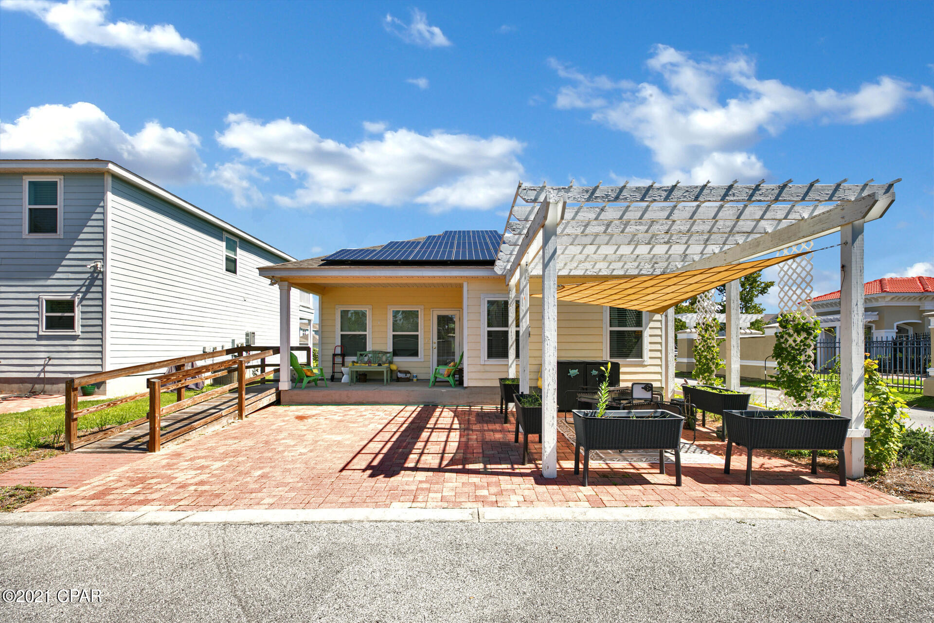 Magnolia Bay Club - Residential