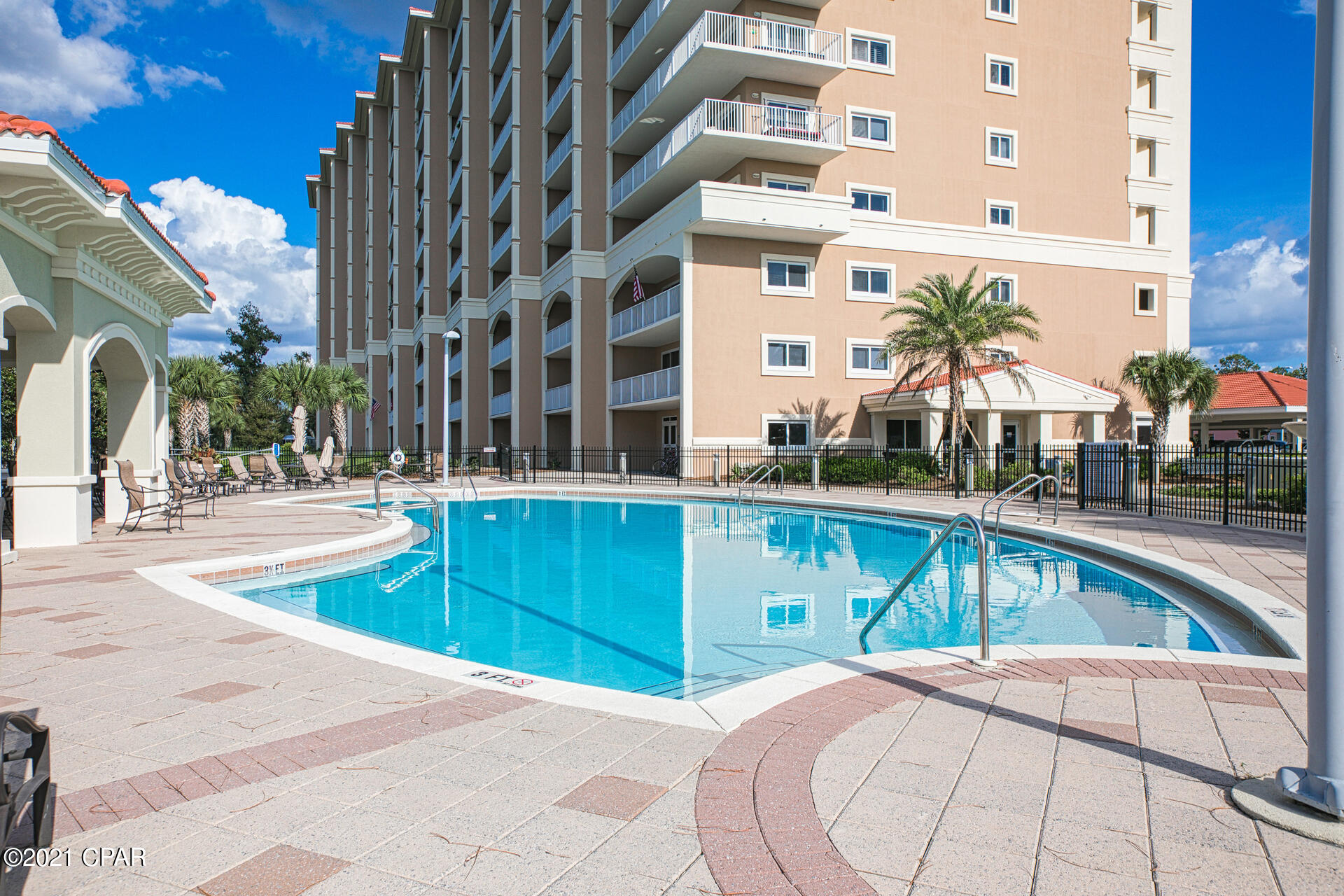 Magnolia Bay Club - Residential