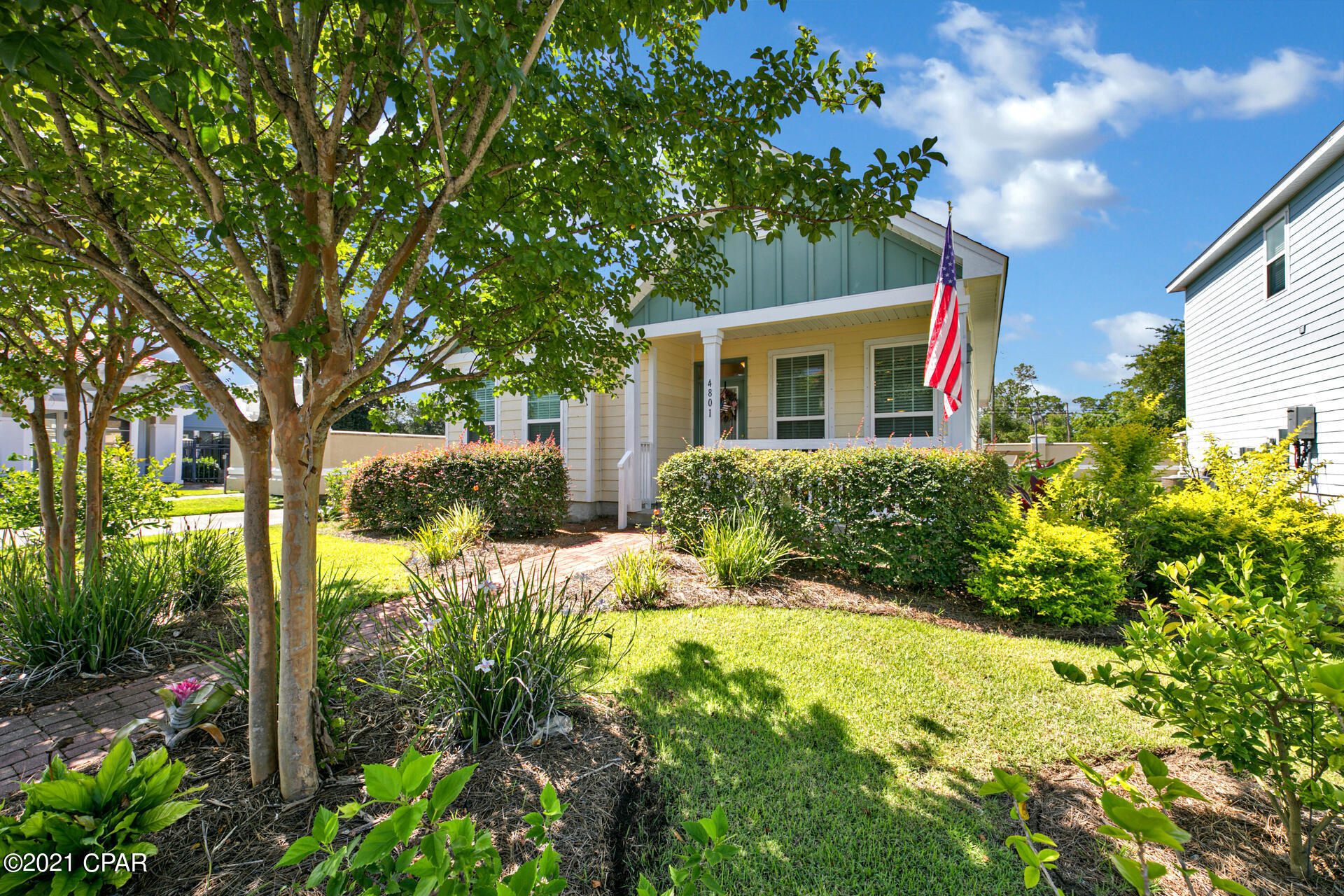 Magnolia Bay Club - Residential