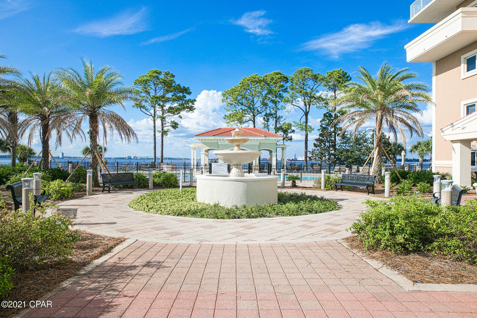 Magnolia Bay Club - Residential