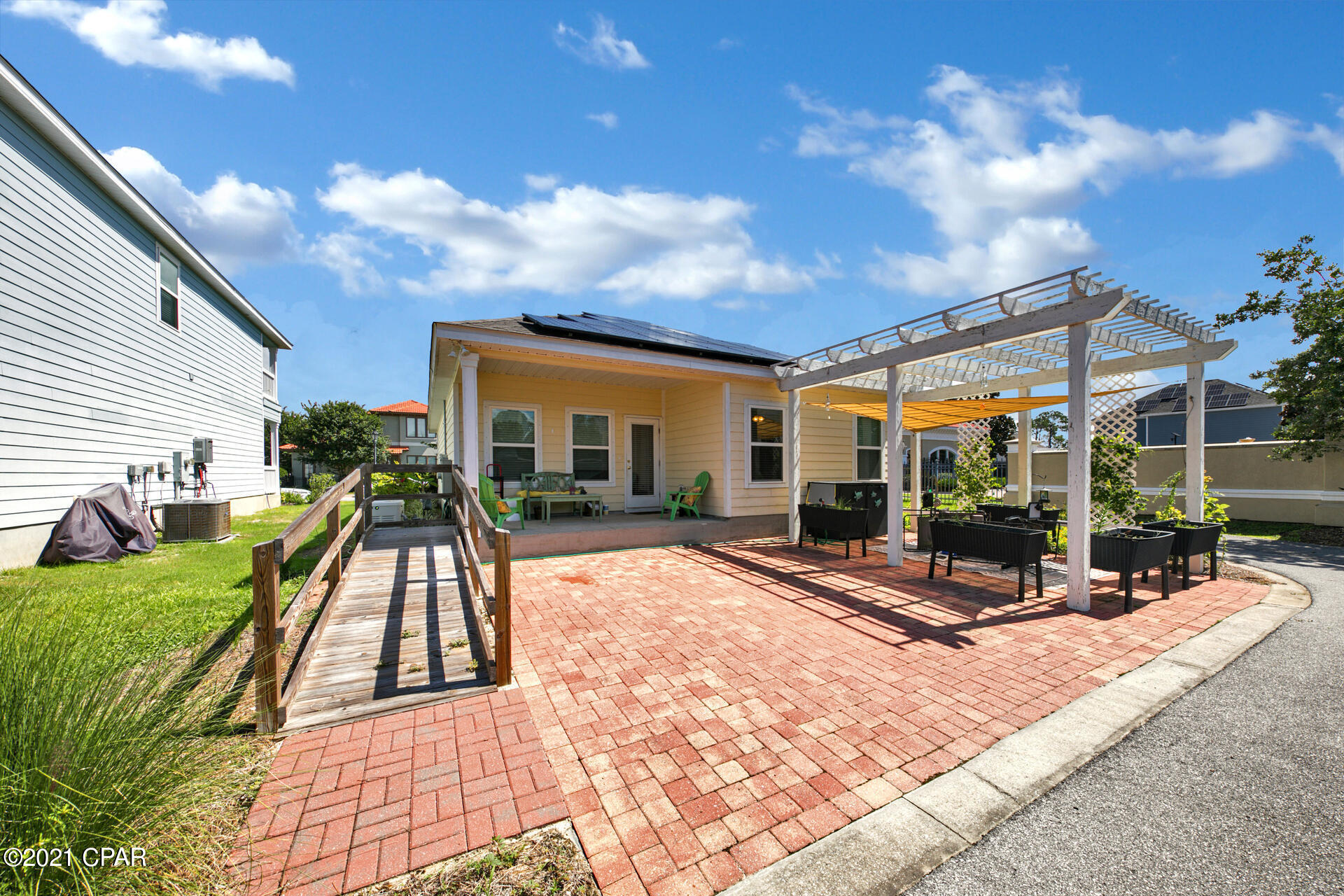 Magnolia Bay Club - Residential