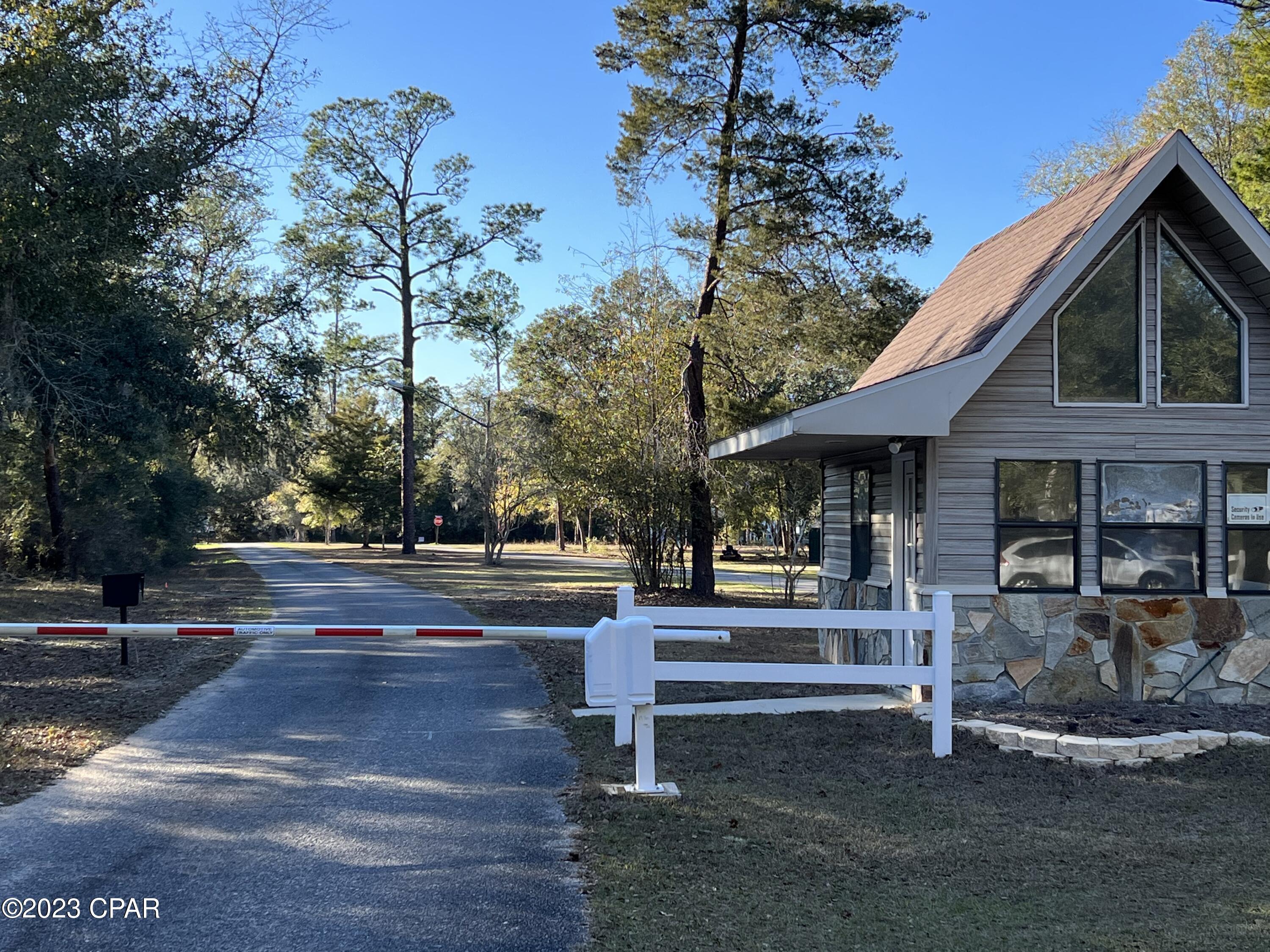 Paradise Lakes - Land