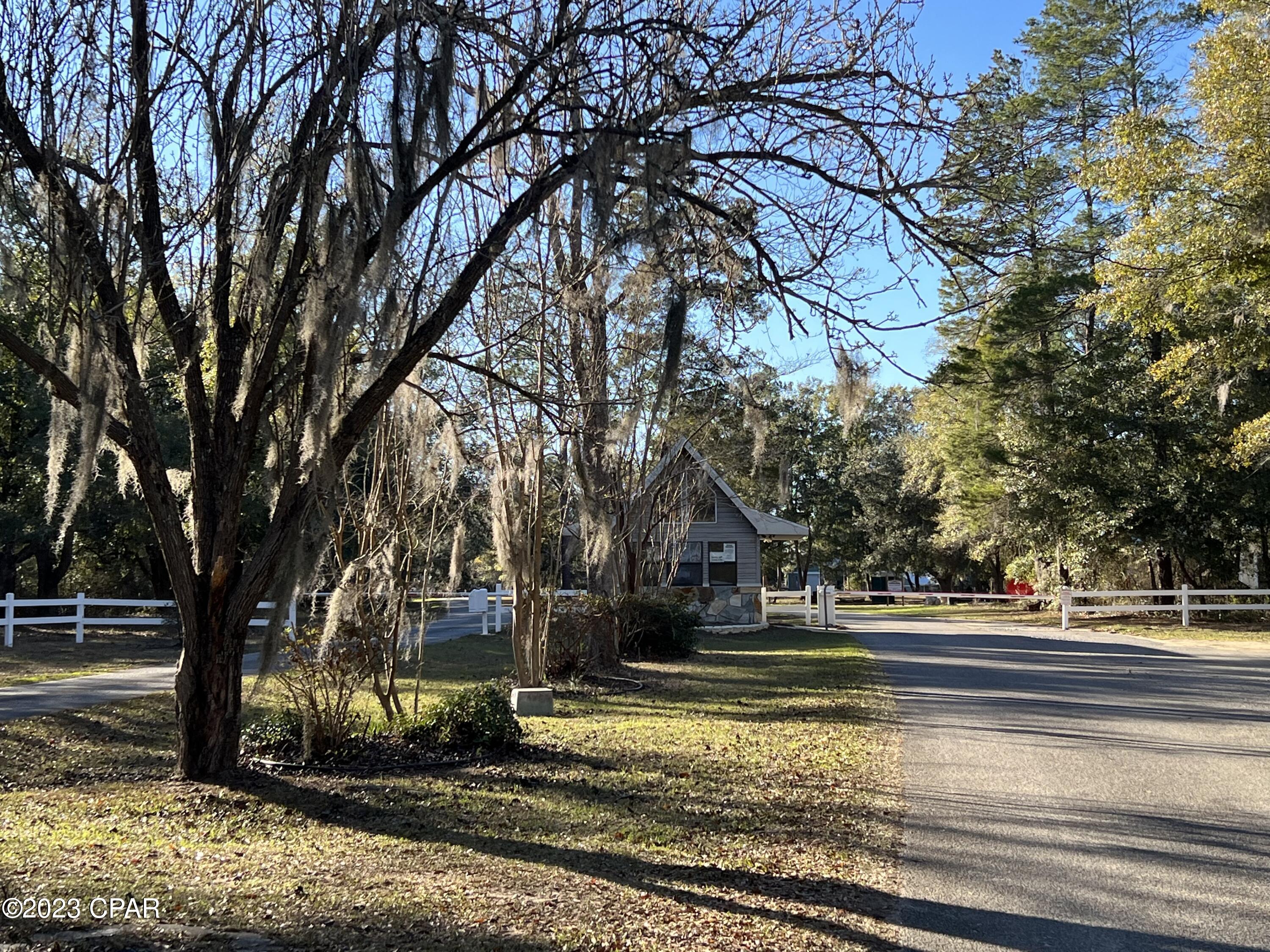 Paradise Lakes - Land