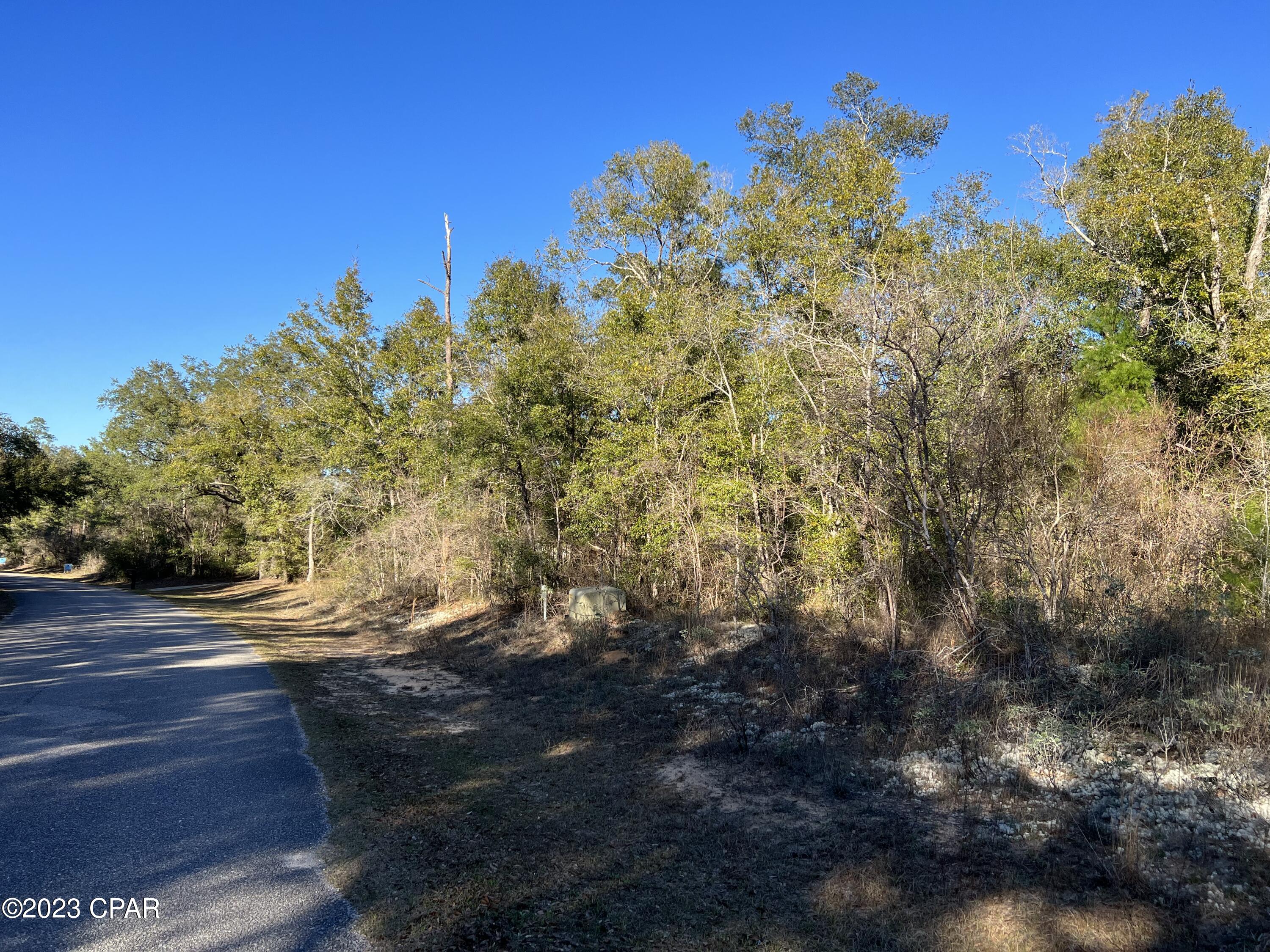 Paradise Lakes - Land