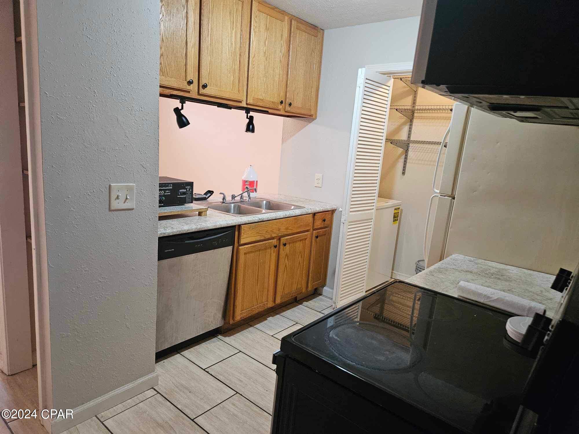 Grand Lagoon Cove Condominium - Residential