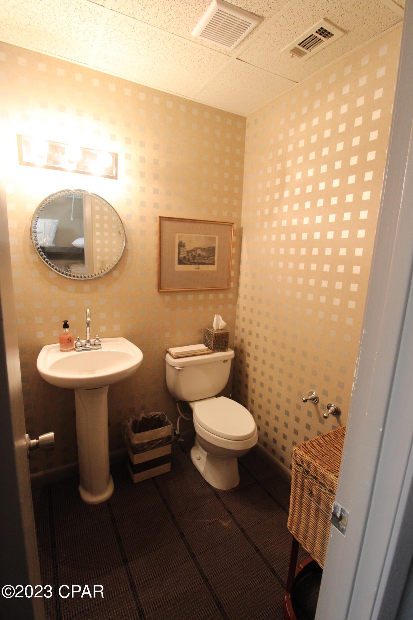 Promenade Shopping Mall - Commercial Lease