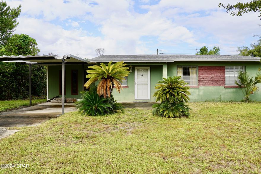 This home is perfect for your next investment! Seller was living in the property until recently. Air Conditioning works great, NEW ROOF, Rain Soft water softener system, lot is accessible from Northside drive and Norwood which is great for taking toys in and out! Home needs some cosmetic updates. Turn the master bedroom into a master suite by taking out one of the windows, adding a doorway and adding a bathroom for a 3 bed 2 bath house with an After Repair Value of 275K!! It's already an open floorplan living and a blank canvas that is livable!