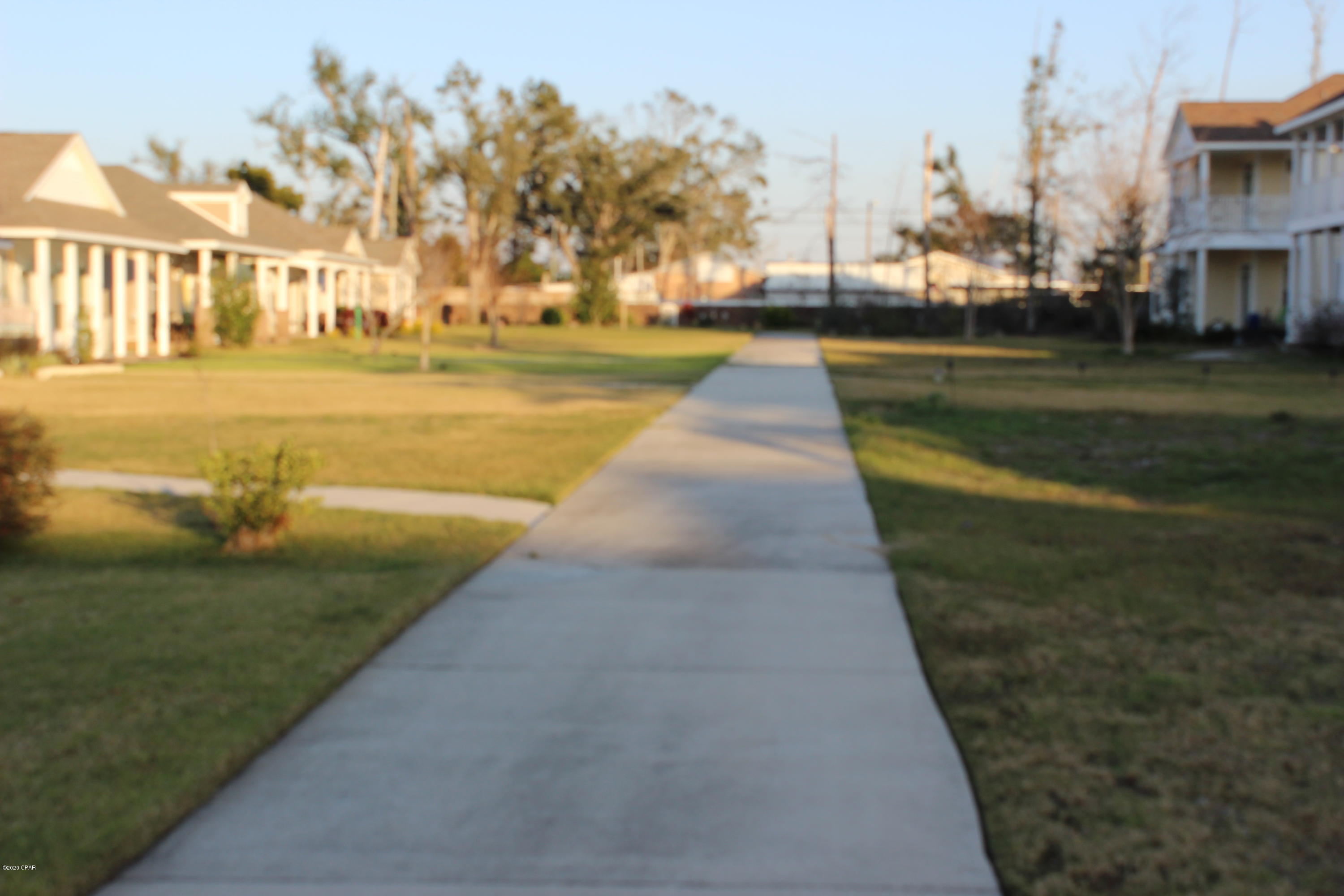 Riverside Park - Land