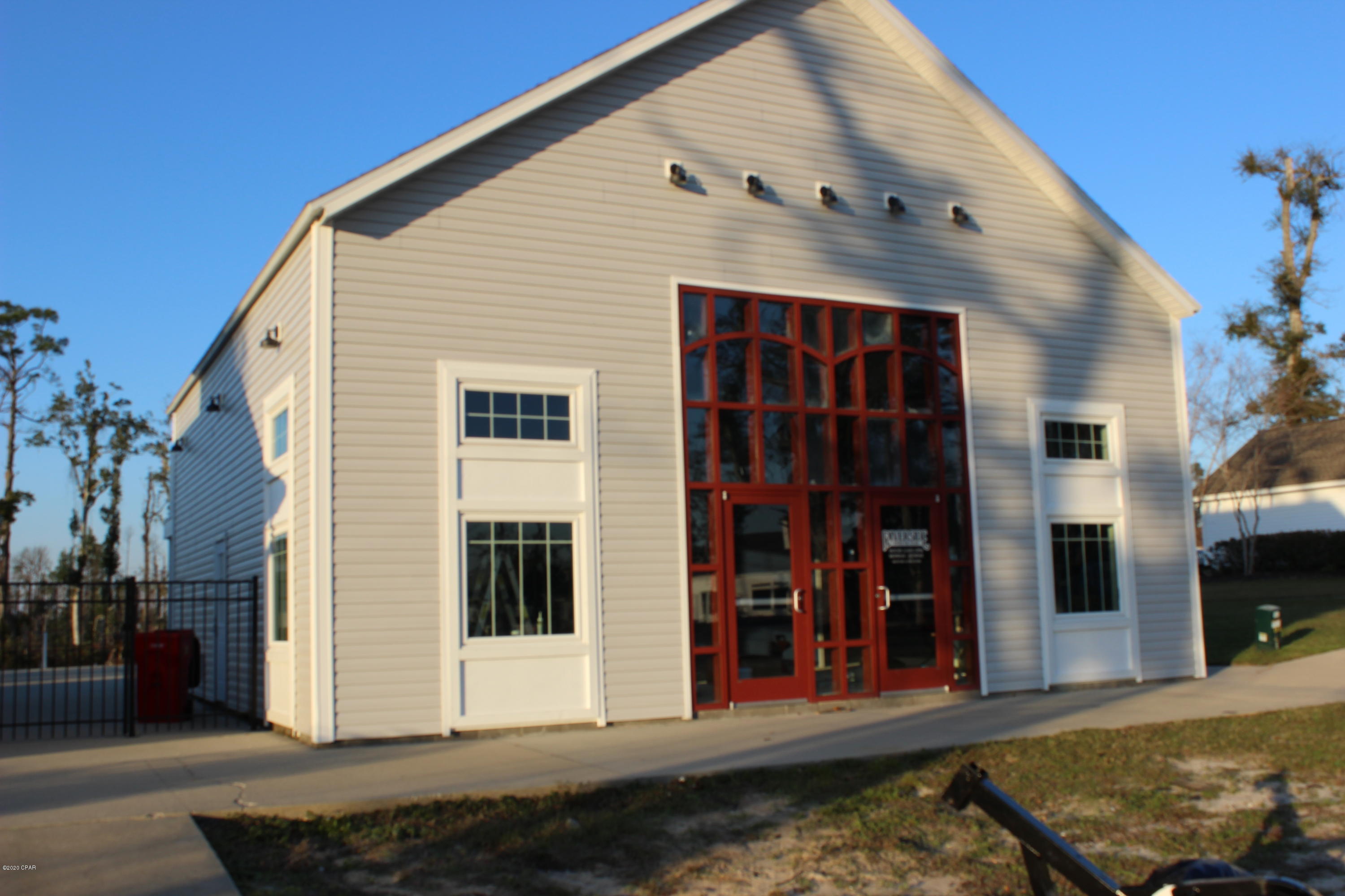 Riverside Park - Land