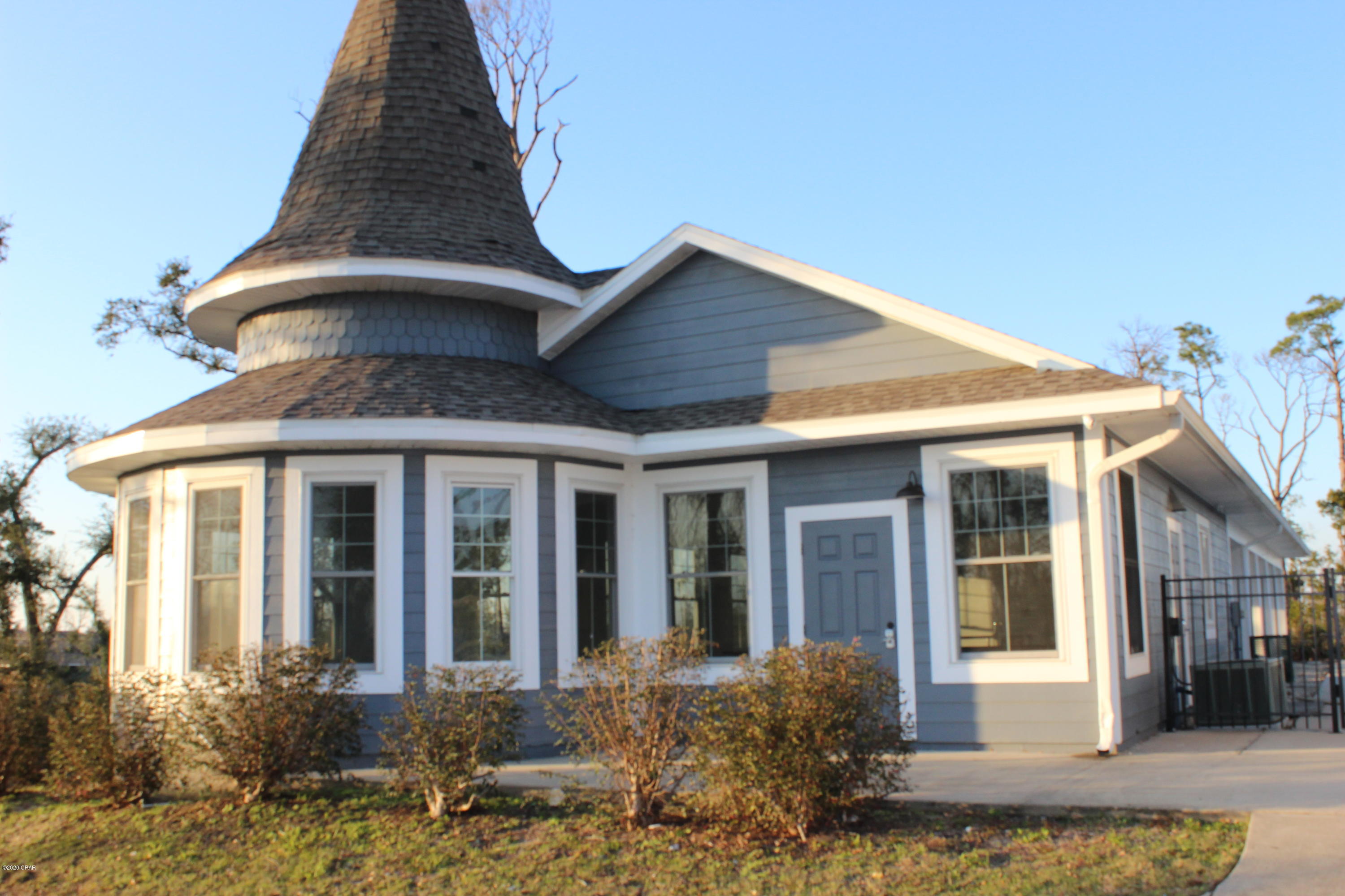 Riverside Park - Land