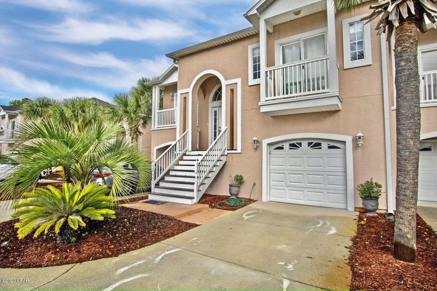 CURRENTLY UNDER CONTRACT, SELLER ACCEPTING BACKUP OFFERS....Don't miss out on this remodeled and updated with the finest finishes and awesome kitchen and GRAND master bath retreat. new designer vinyl flooring, new paint, crown molding, upgraded granite, No maintenance back yard with dog proof artificial turf..Come see your new home!