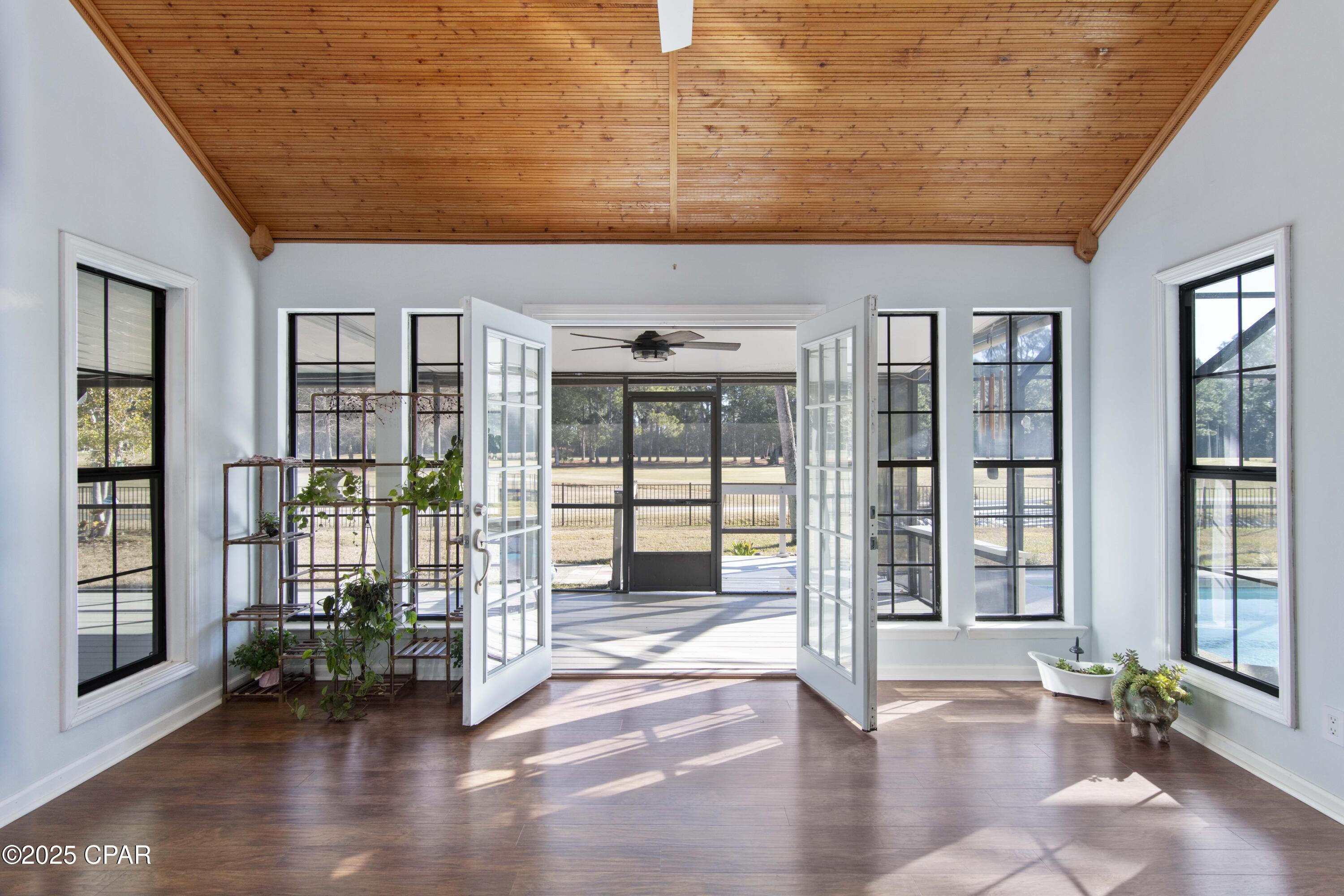 Colony Club - Residential