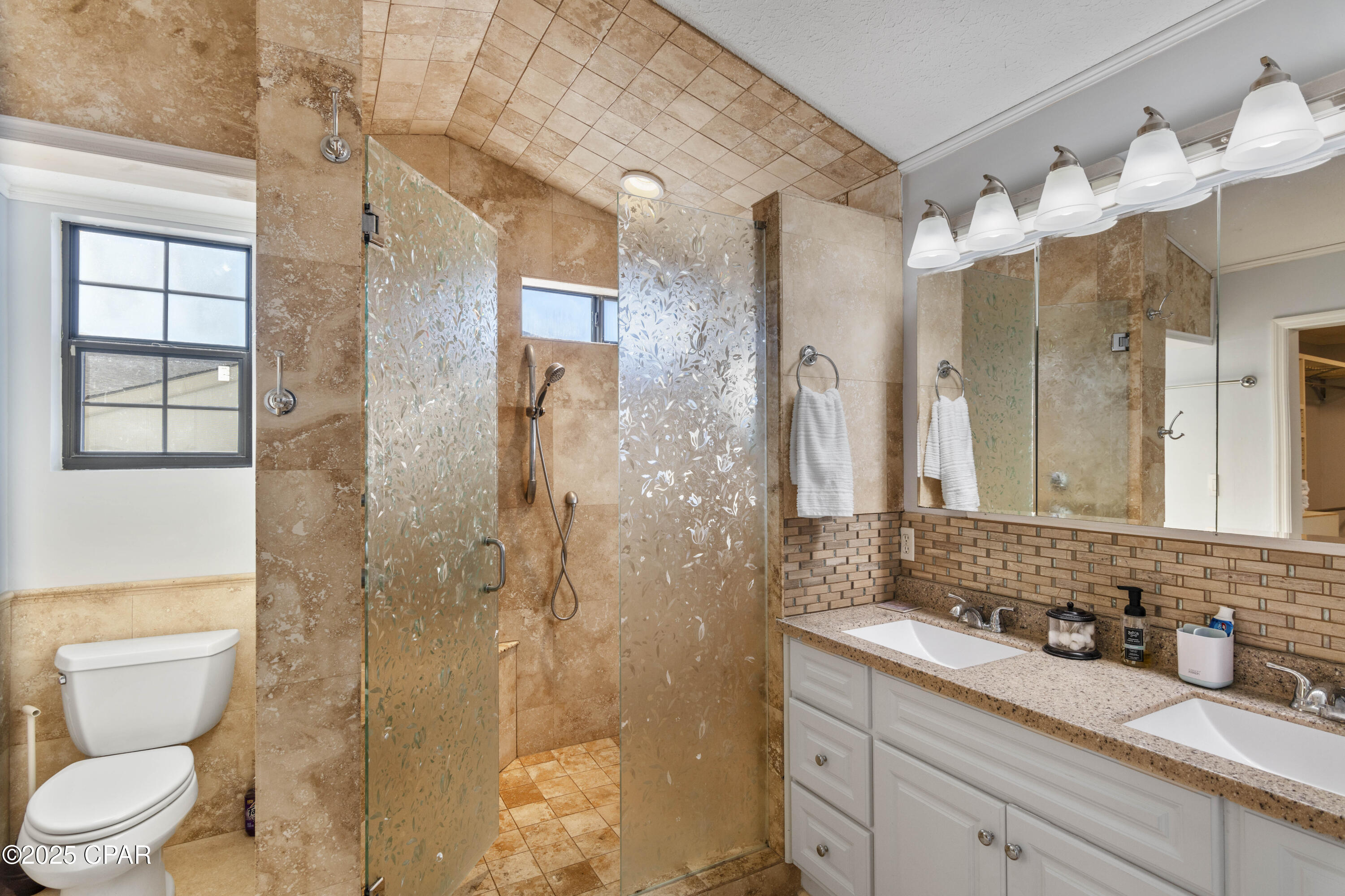 Colony Club - Residential