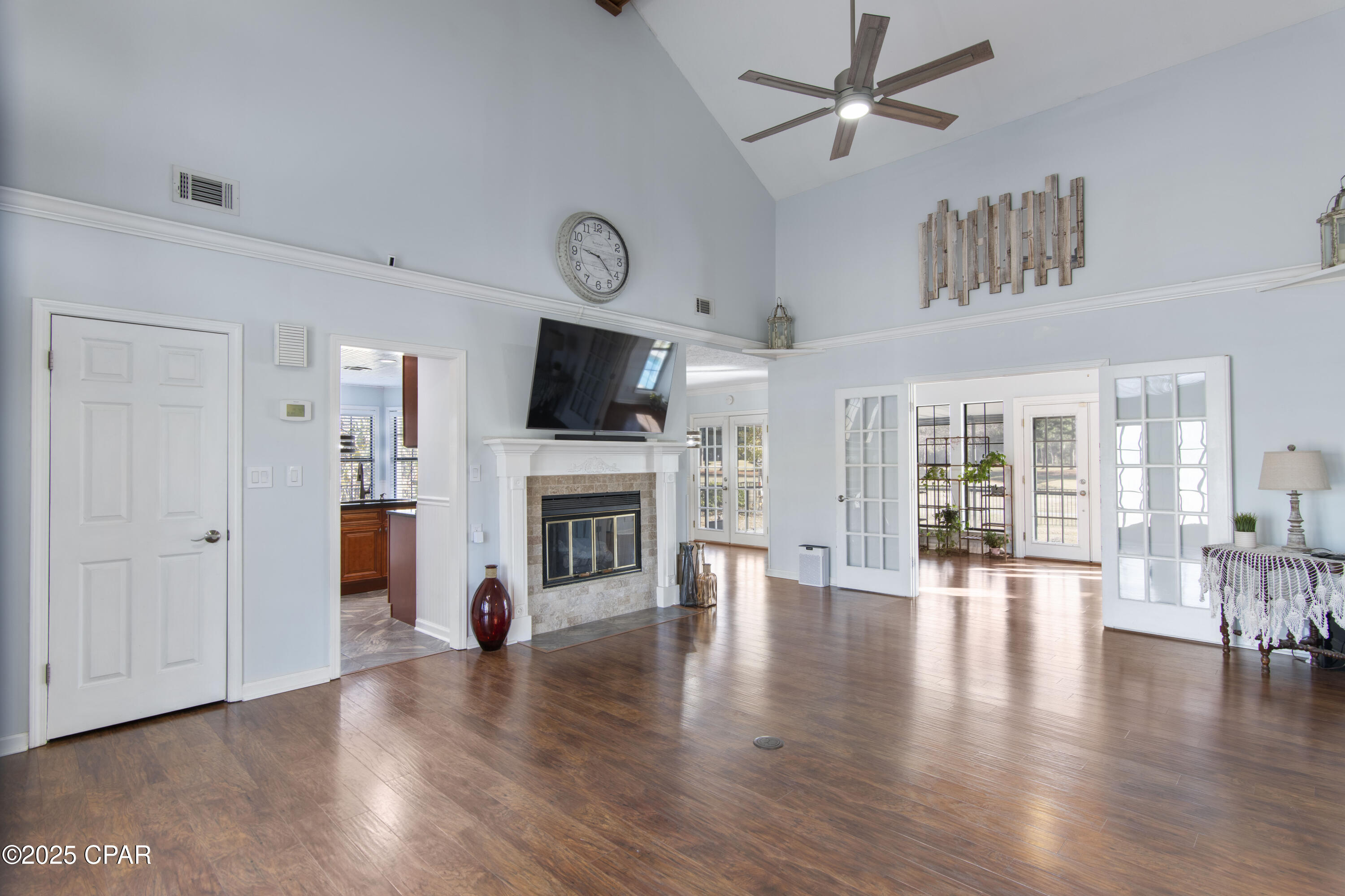 Colony Club - Residential