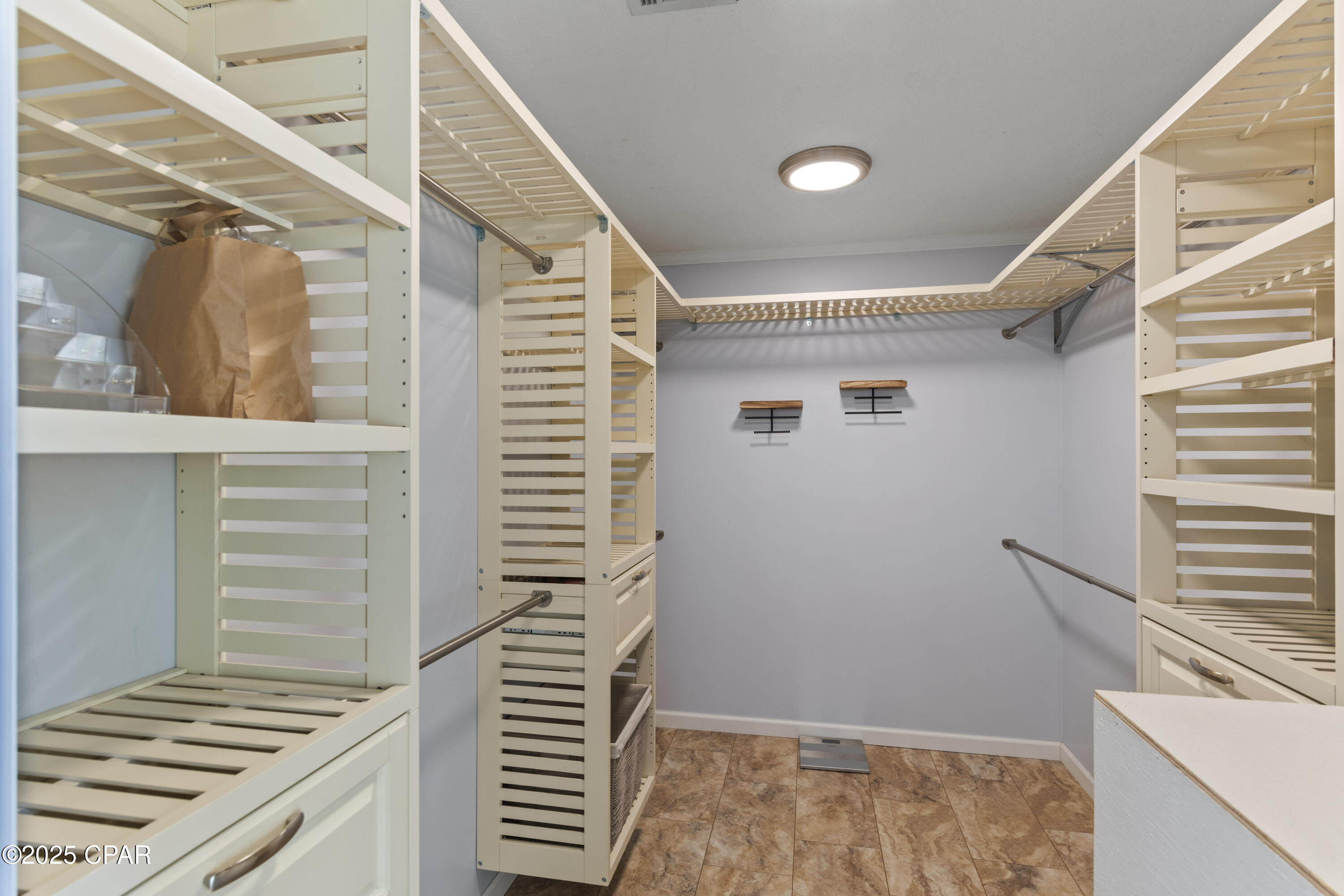 Colony Club - Residential