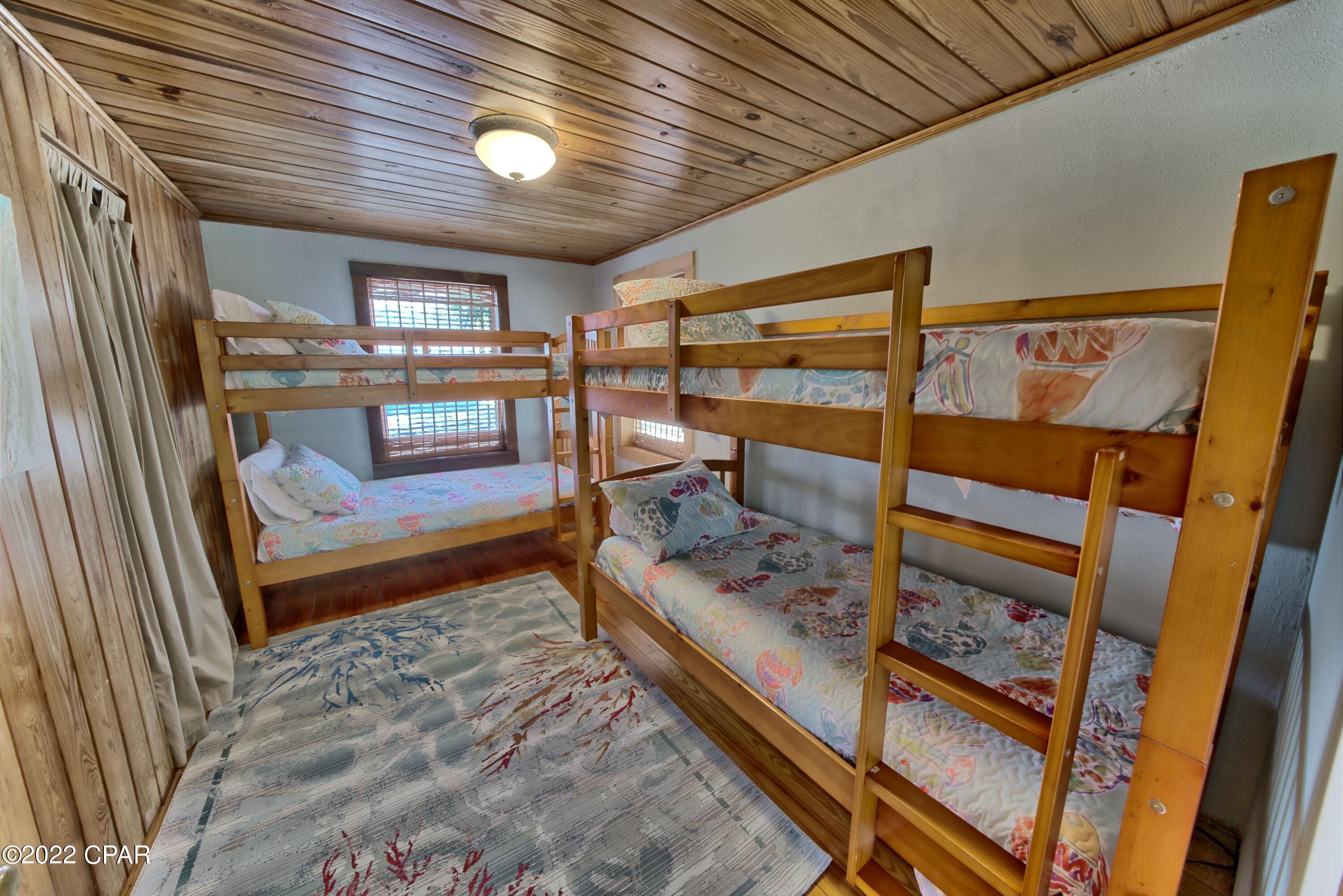 Laguna Beach Estates 1st Add - Residential