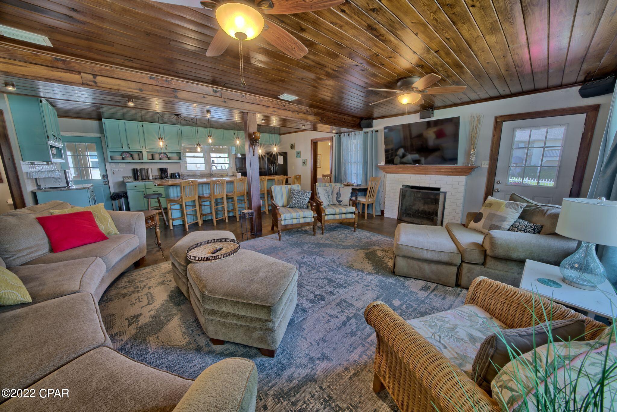 Laguna Beach Estates 1st Add - Residential