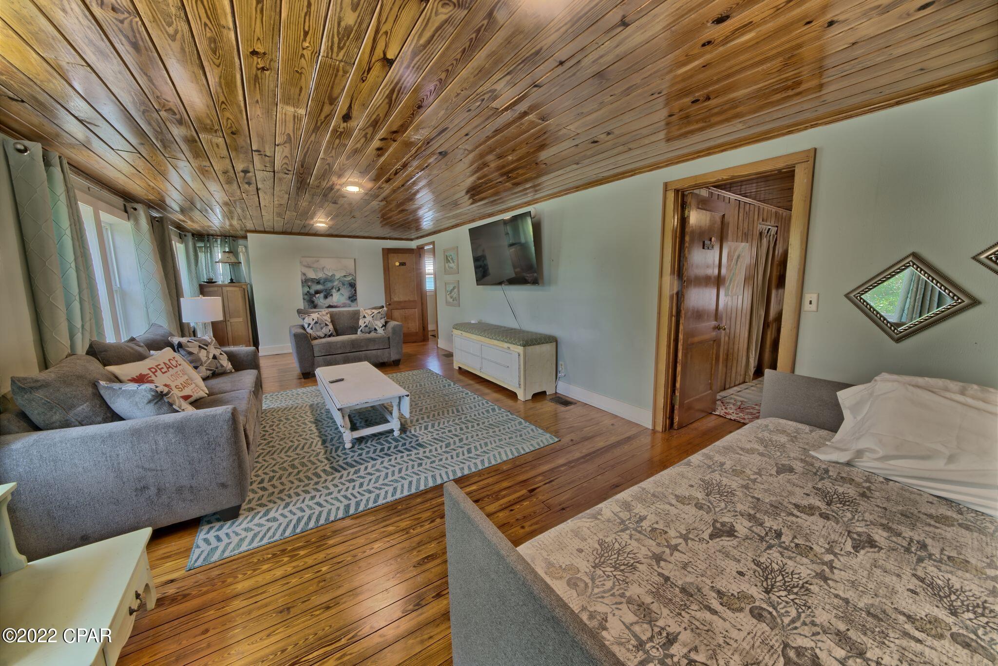 Laguna Beach Estates 1st Add - Residential