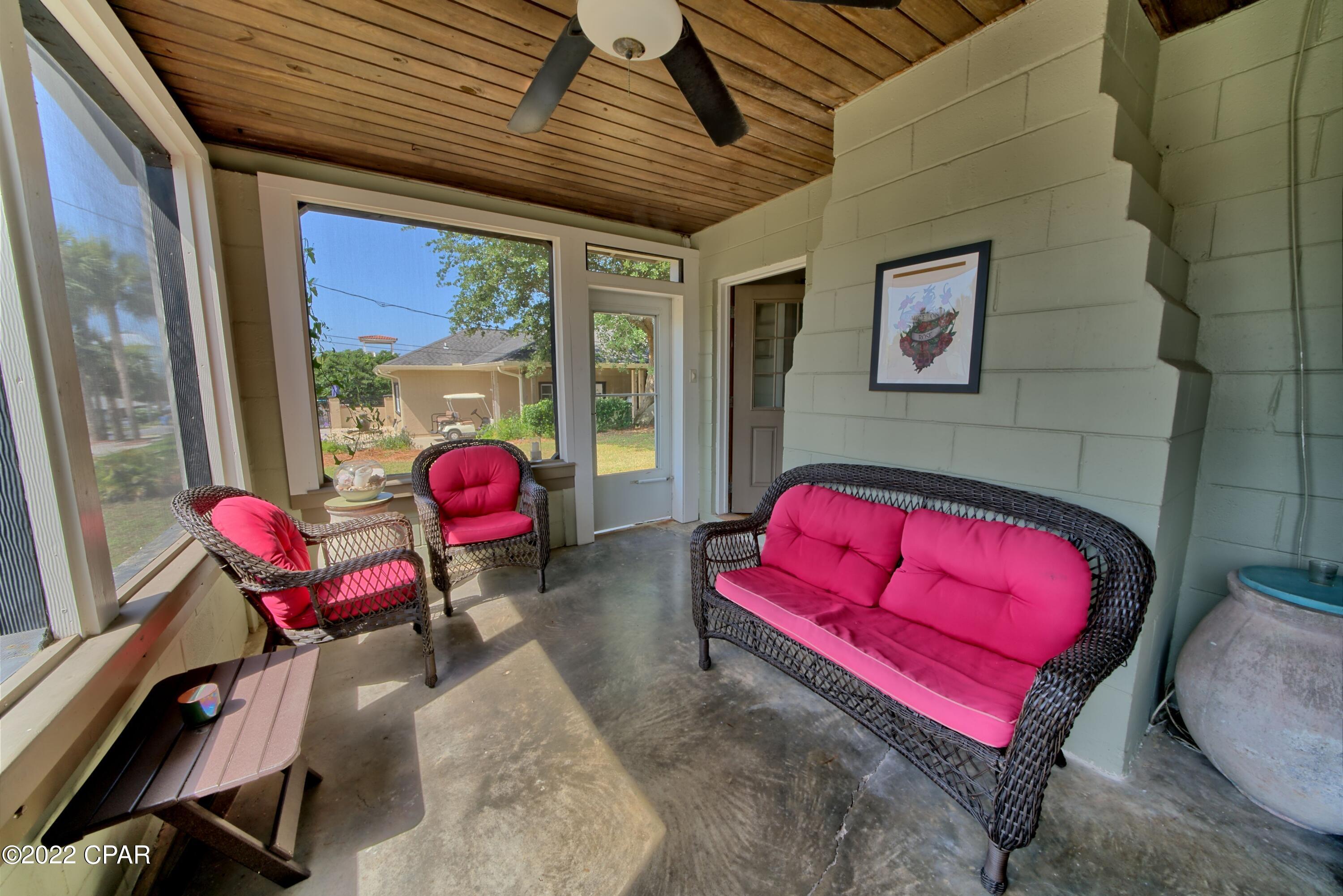 Laguna Beach Estates 1st Add - Residential