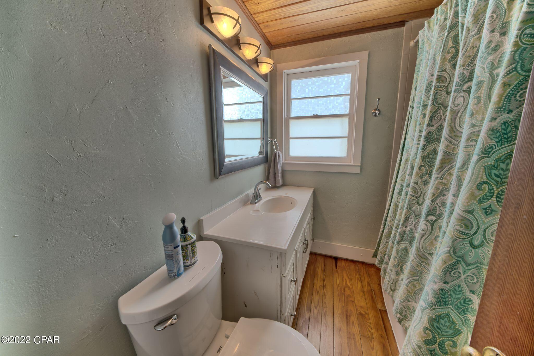 Laguna Beach Estates 1st Add - Residential