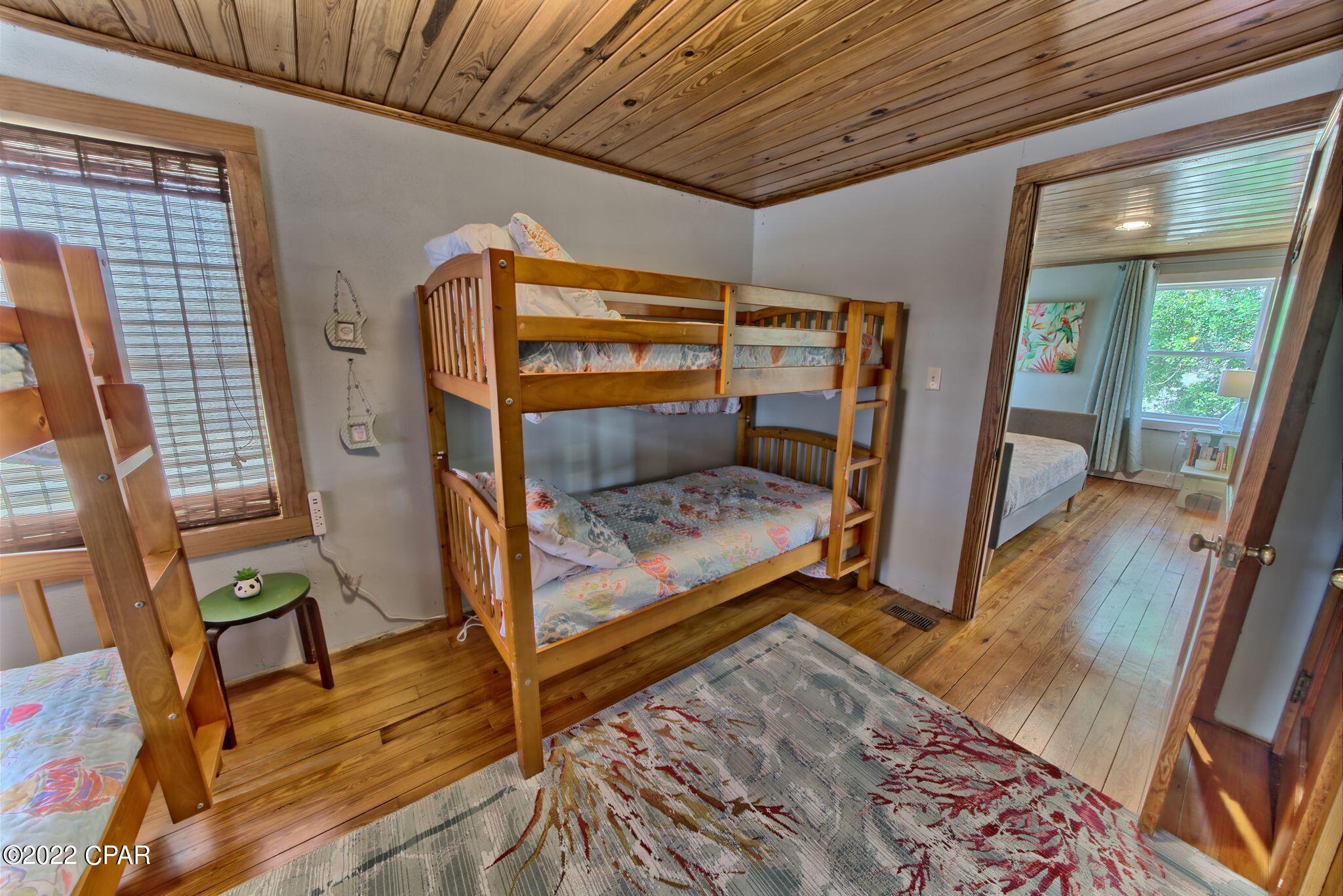 Laguna Beach Estates 1st Add - Residential