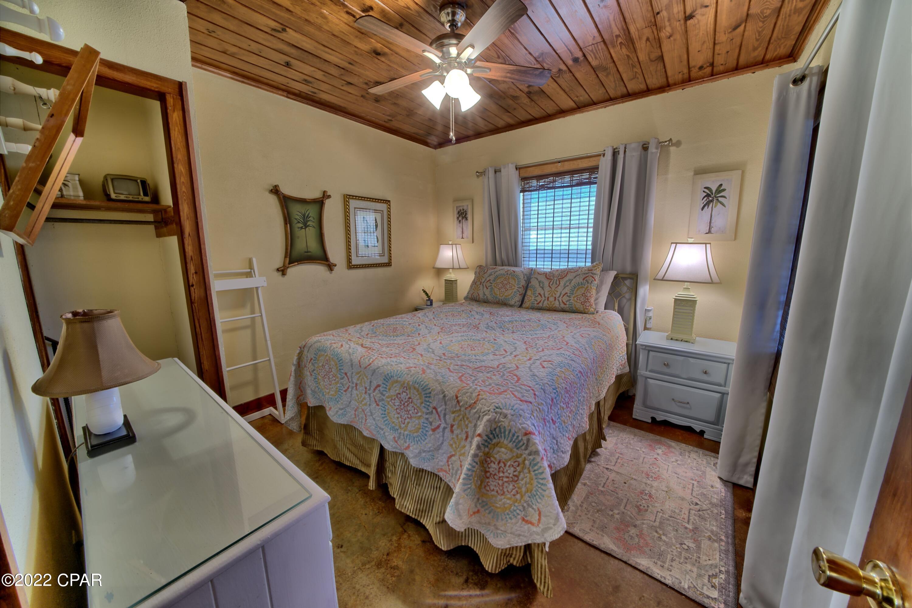 Laguna Beach Estates 1st Add - Residential