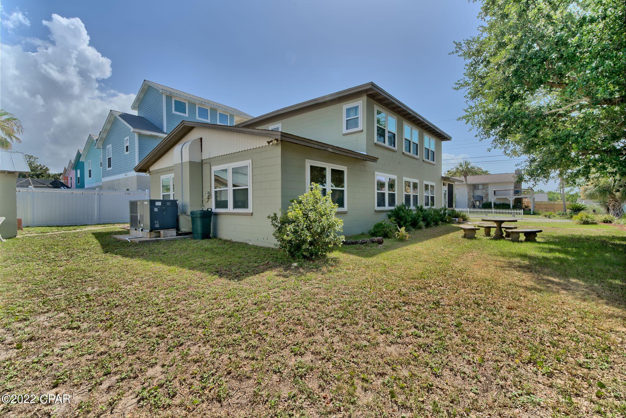 Laguna Beach Estates 1st Add - Residential