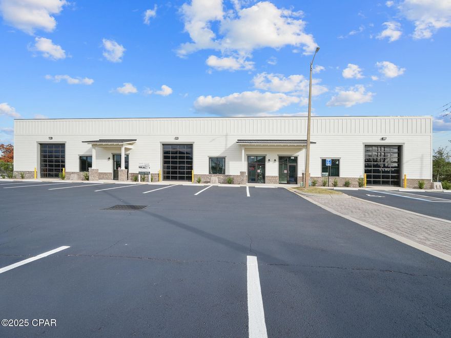 Jenks Crossing - New Construction Flex Building #1 Suite D. One Unit available 2,250 SF (45' x 50'). Office /Warehouse with 5 ton HVAC. Two (2) Roll Up Doors. Upscale appearance in a professional business park setting centrally located to both hospitals and convenient to Hwy 98 & US 231.