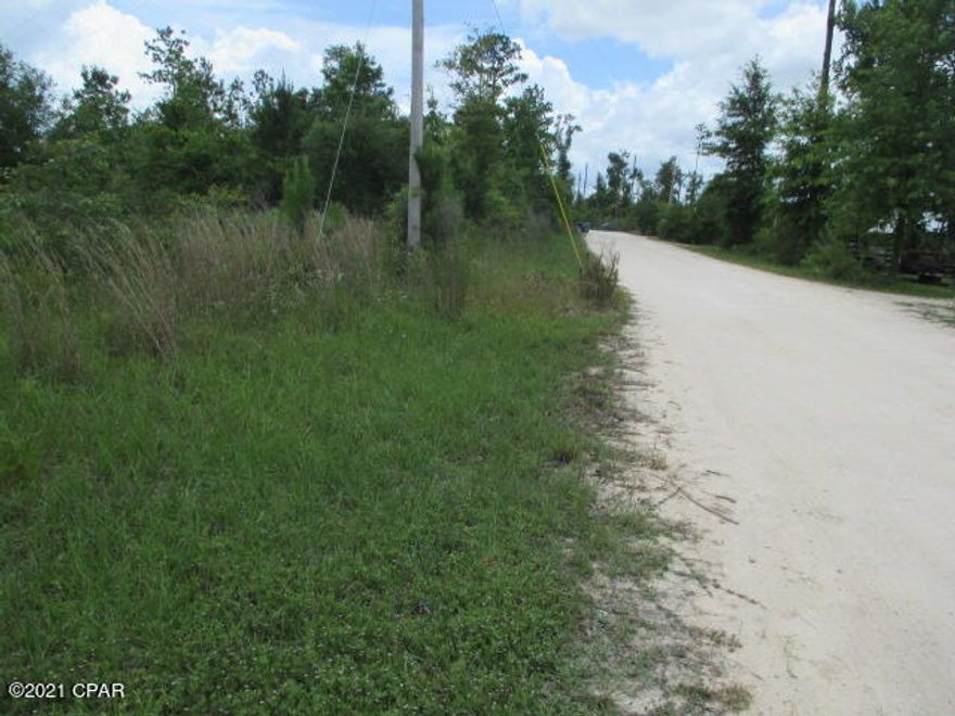 $39,500 - 'CURRENTLY UNDER CONTRACT, SELLER ACCEPTING BACKUP OFFERS'.  This is a quiet rural homesite real close to the Chipola River.  Put in a well and septic tank on this parcel and build your ''dream'' home, or just a retreat in this peaceful country location, 10 minutes from small town and county seat (Calhoun County). Take a short 40-minute drive to Panama City for major shopping, restaurants, movie theaters and more! Or add another 15-20 minutes travel time and be at the world's most beautiful beaches, Panama City Beach! The subject property is being sold ''as is''.  Restrictive covenants for this community can be reviewed in the documents section with this listing. Make plans to view this property soon! $39,500.