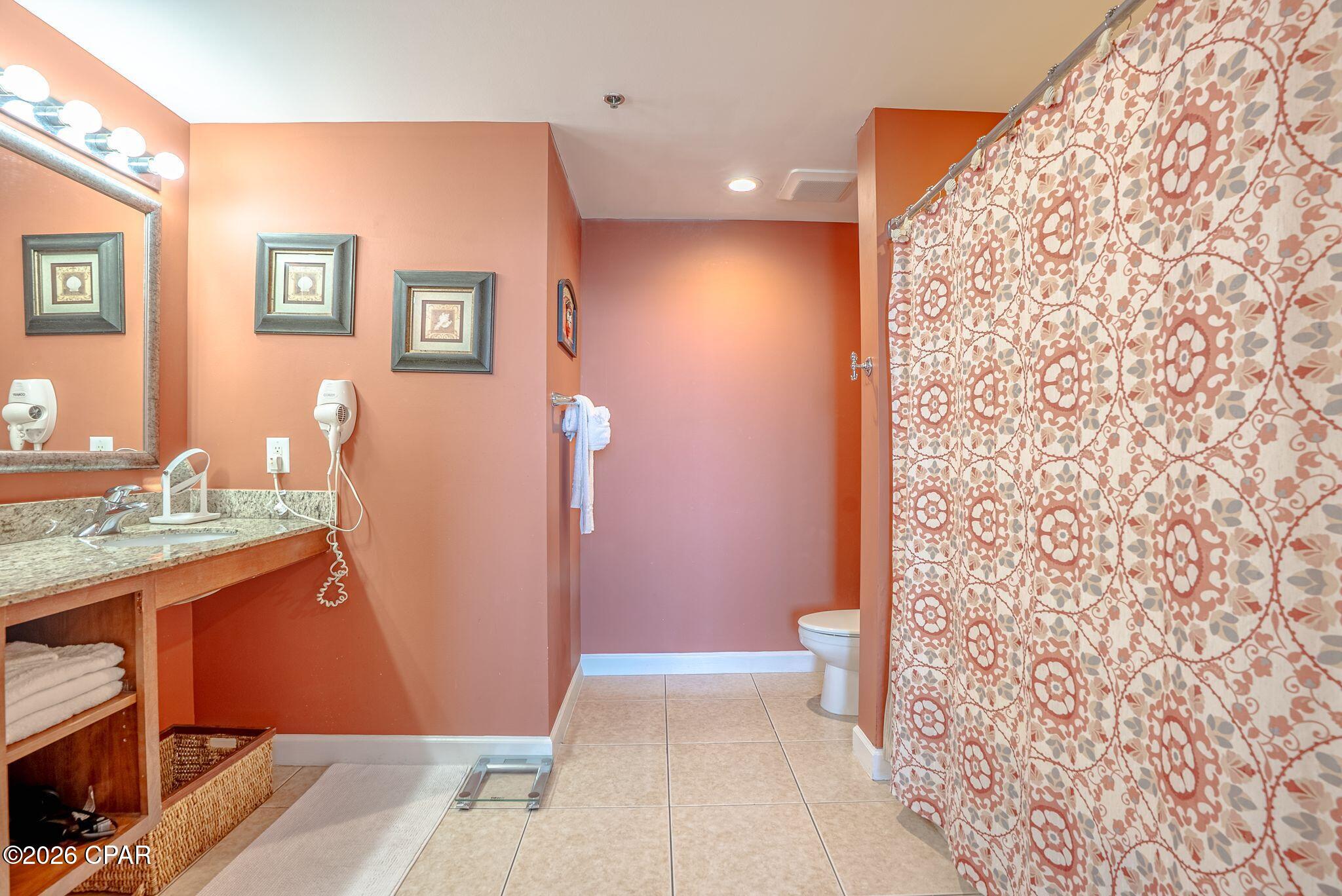 Splash Condo - Residential