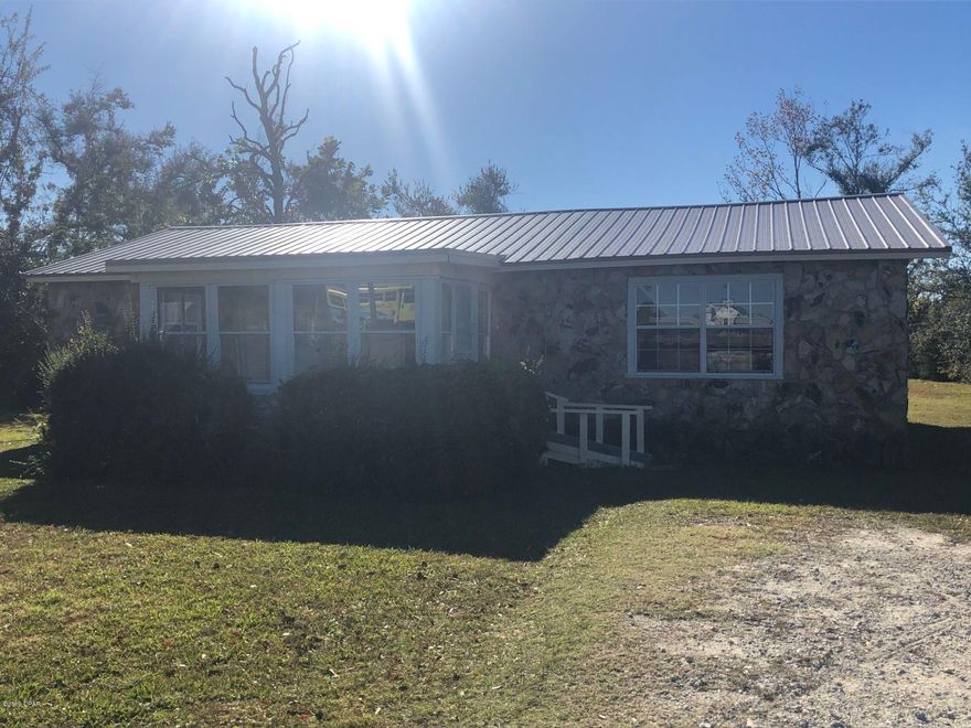 PROCUREMENT: This home offers 3 Bedrooms and 1 Bath.



*No Pets*