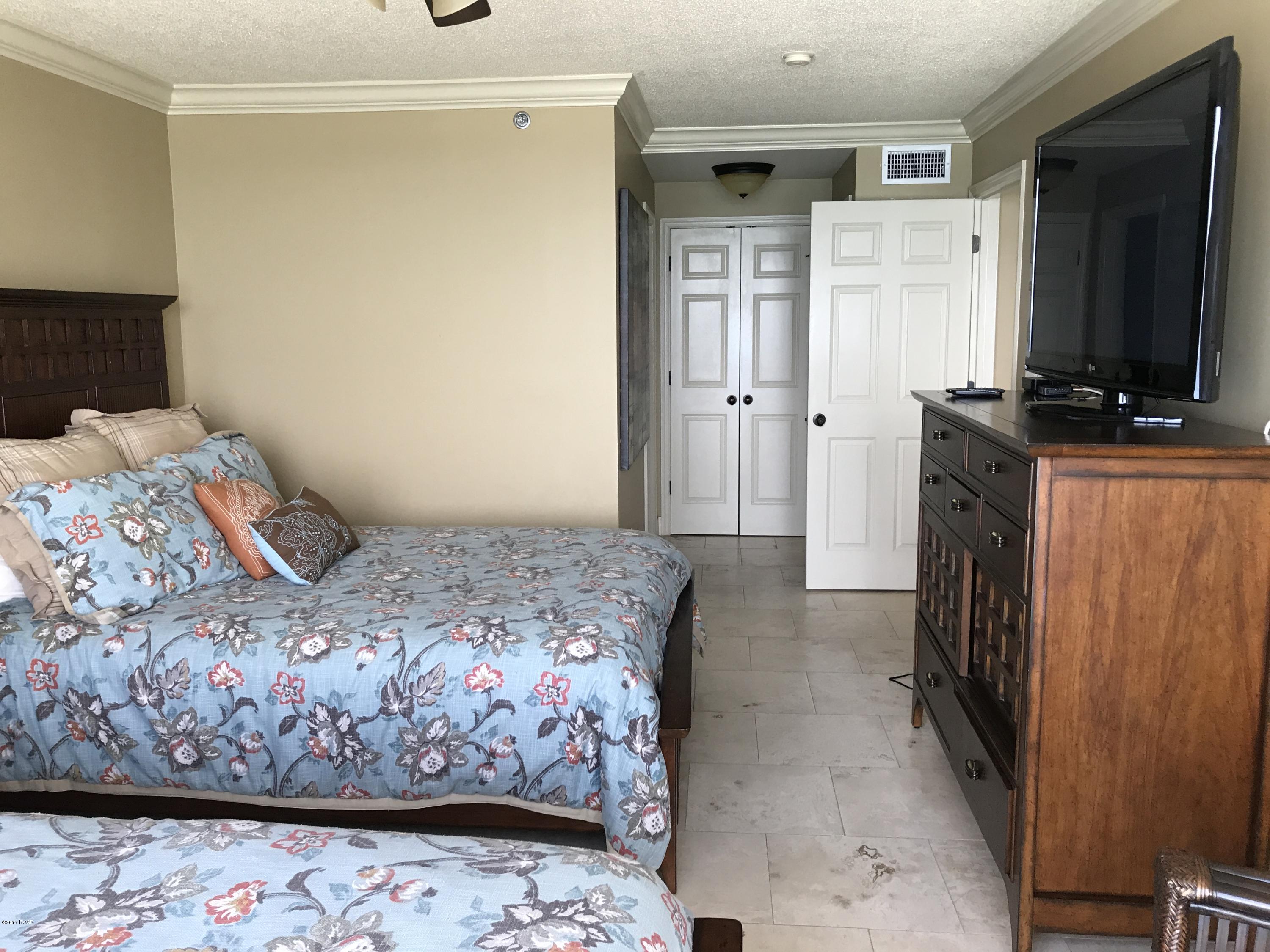 Long Beach Towers I - Residential