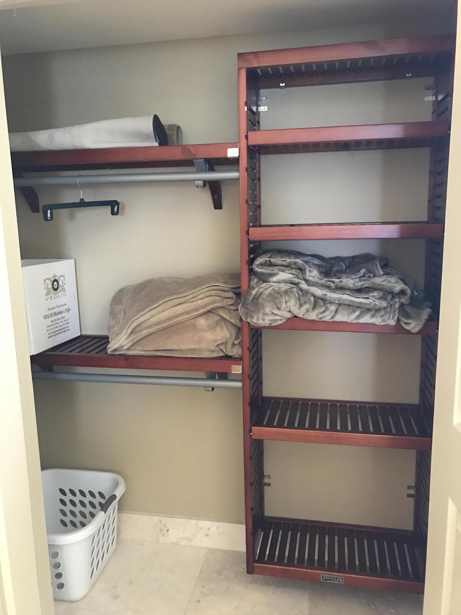 Long Beach Towers I - Residential