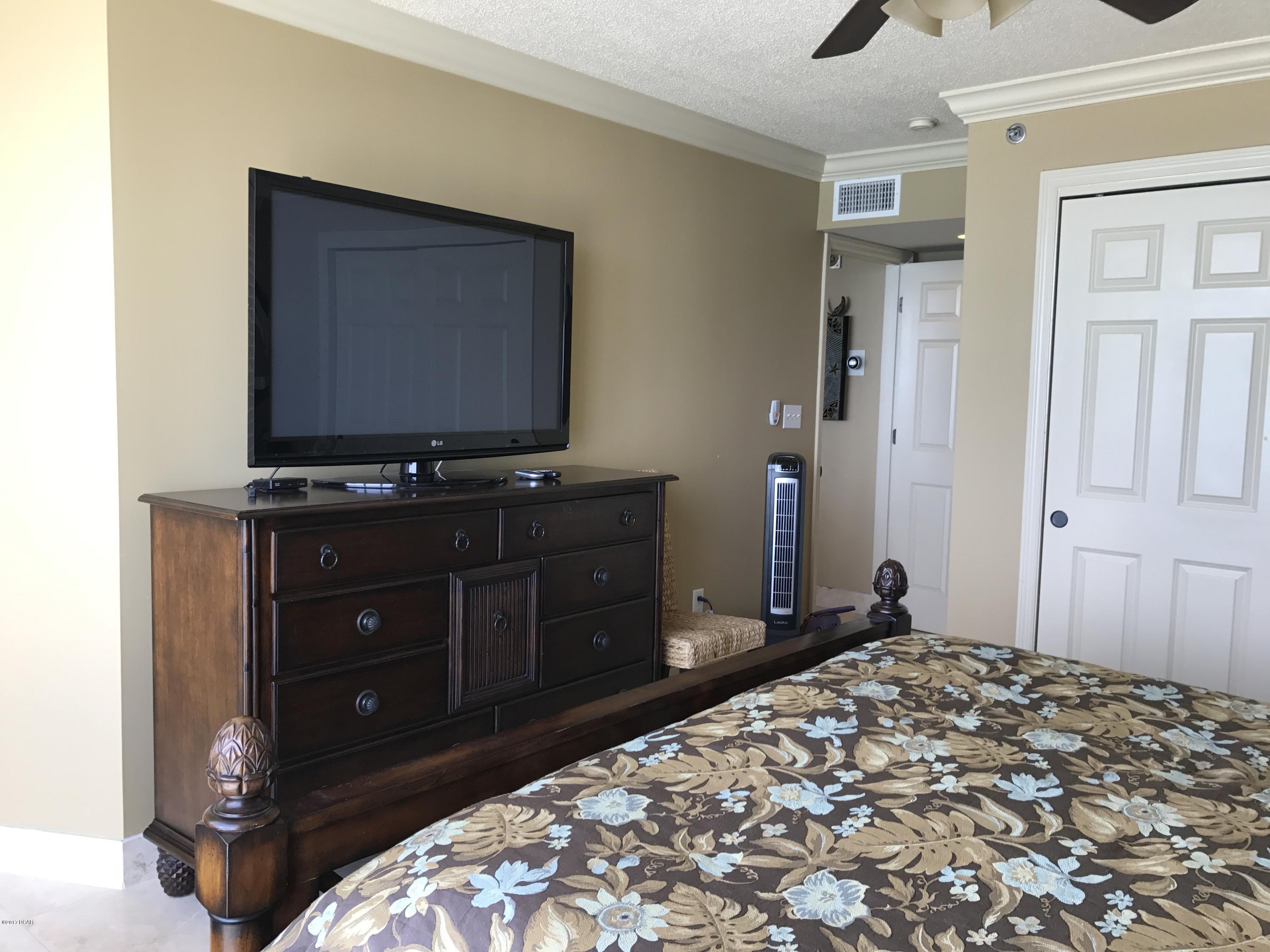 Long Beach Towers I - Residential