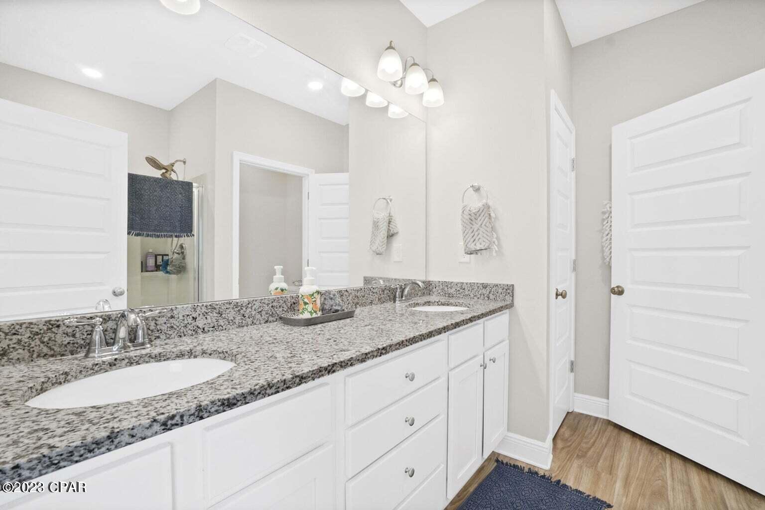 Emerald Cove Villas - Residential Lease