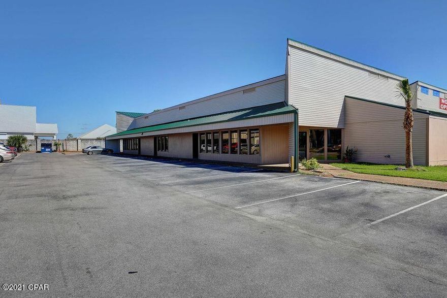 Commercial office space available on 23rd Street. Unit H contains lobby, reception, exam rooms, restrooms. Various layouts available that will meet most business or professional needs. Excellent traffic count and proximity to Gulf Coast Medical center as well as major retail centers.