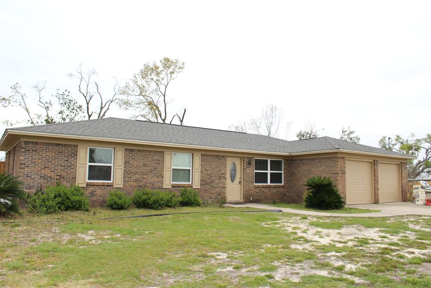 Lynn Haven, 3 Bedroom home on corner lot, updated home with tiled living, open plan, two car garage, fenced rear yard and under cover patio. 

 Available Now! Pets neg.