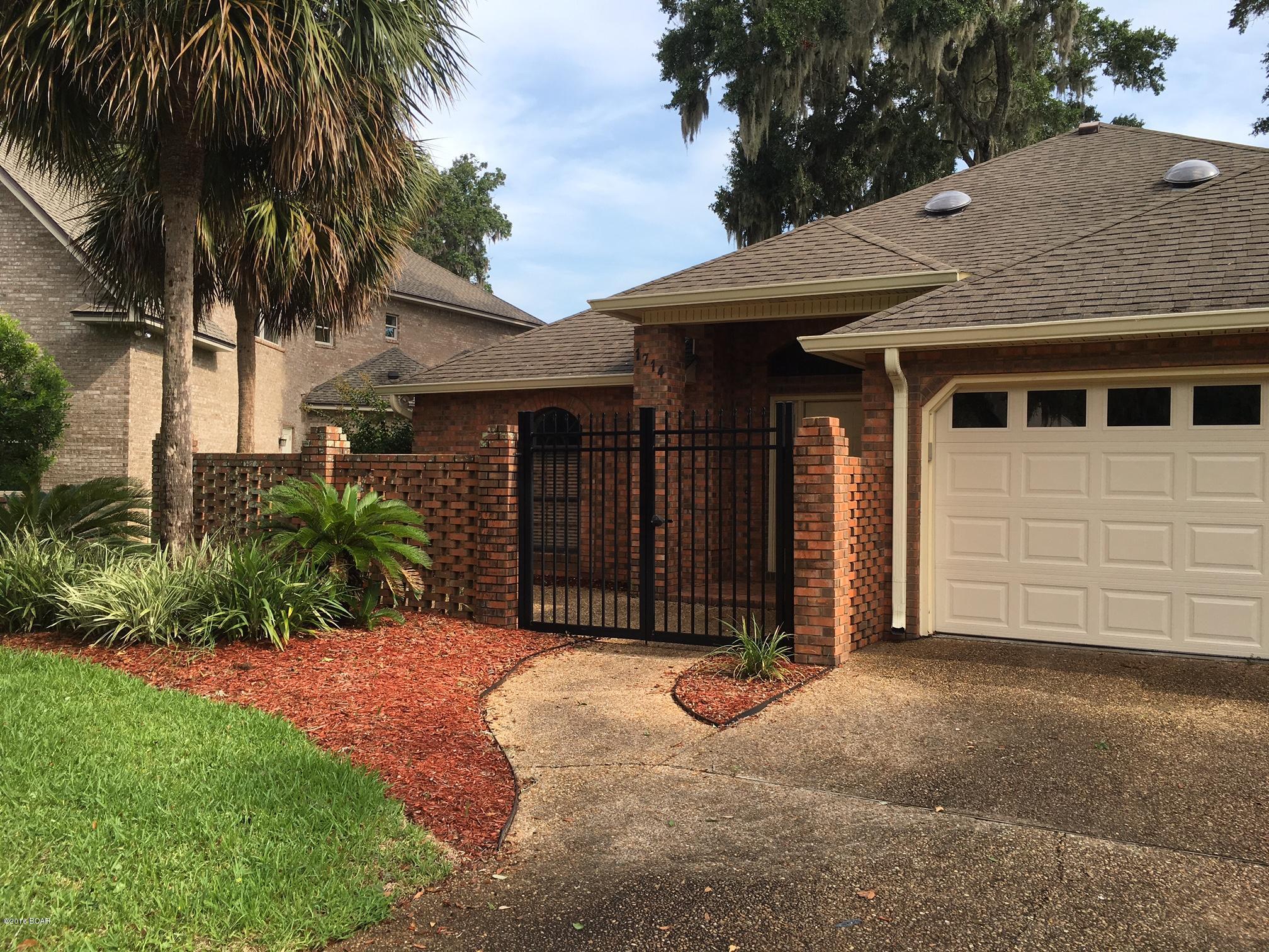 Country Club Harbour Estates - Residential