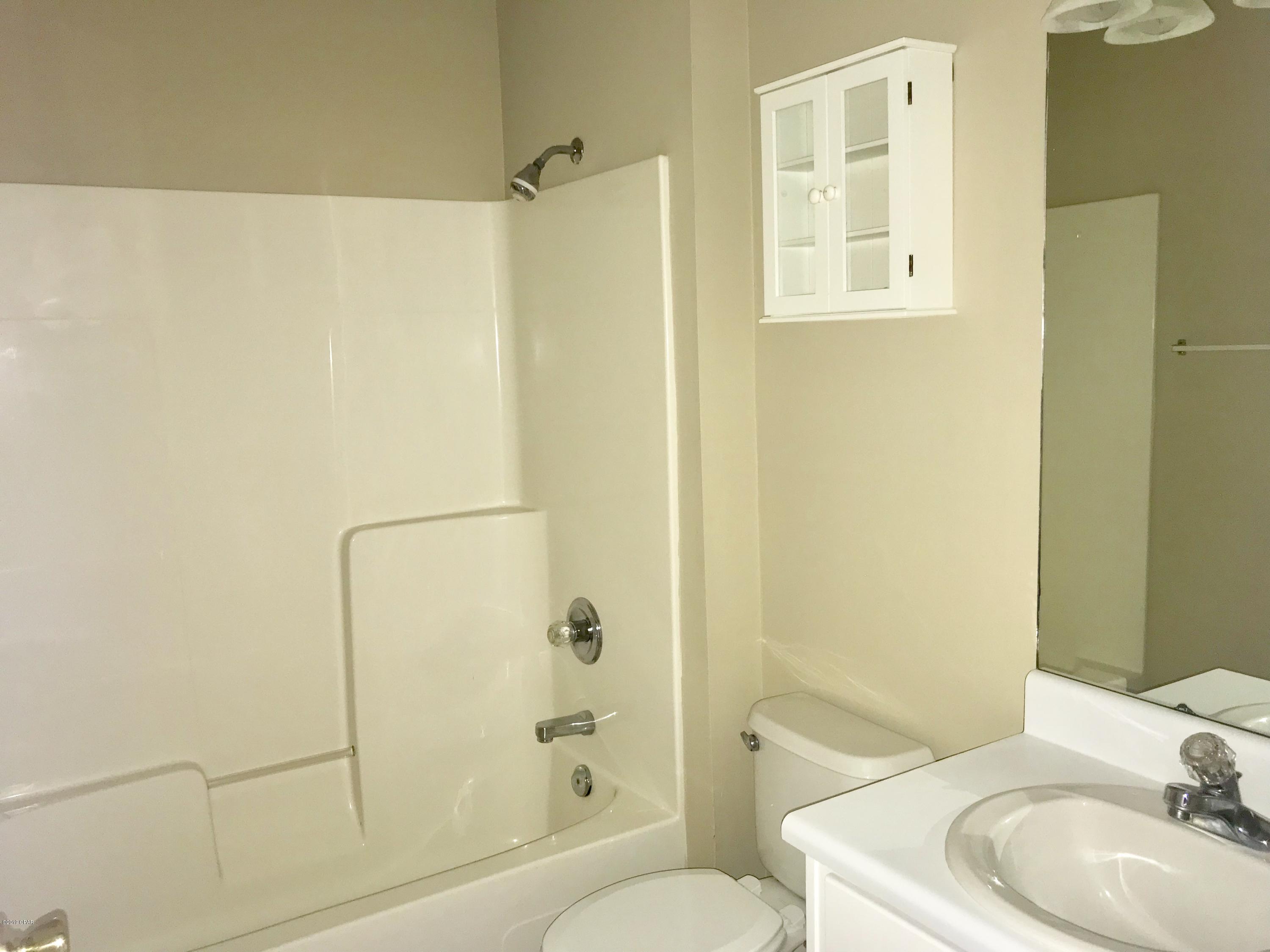 Hickory Manor - Residential