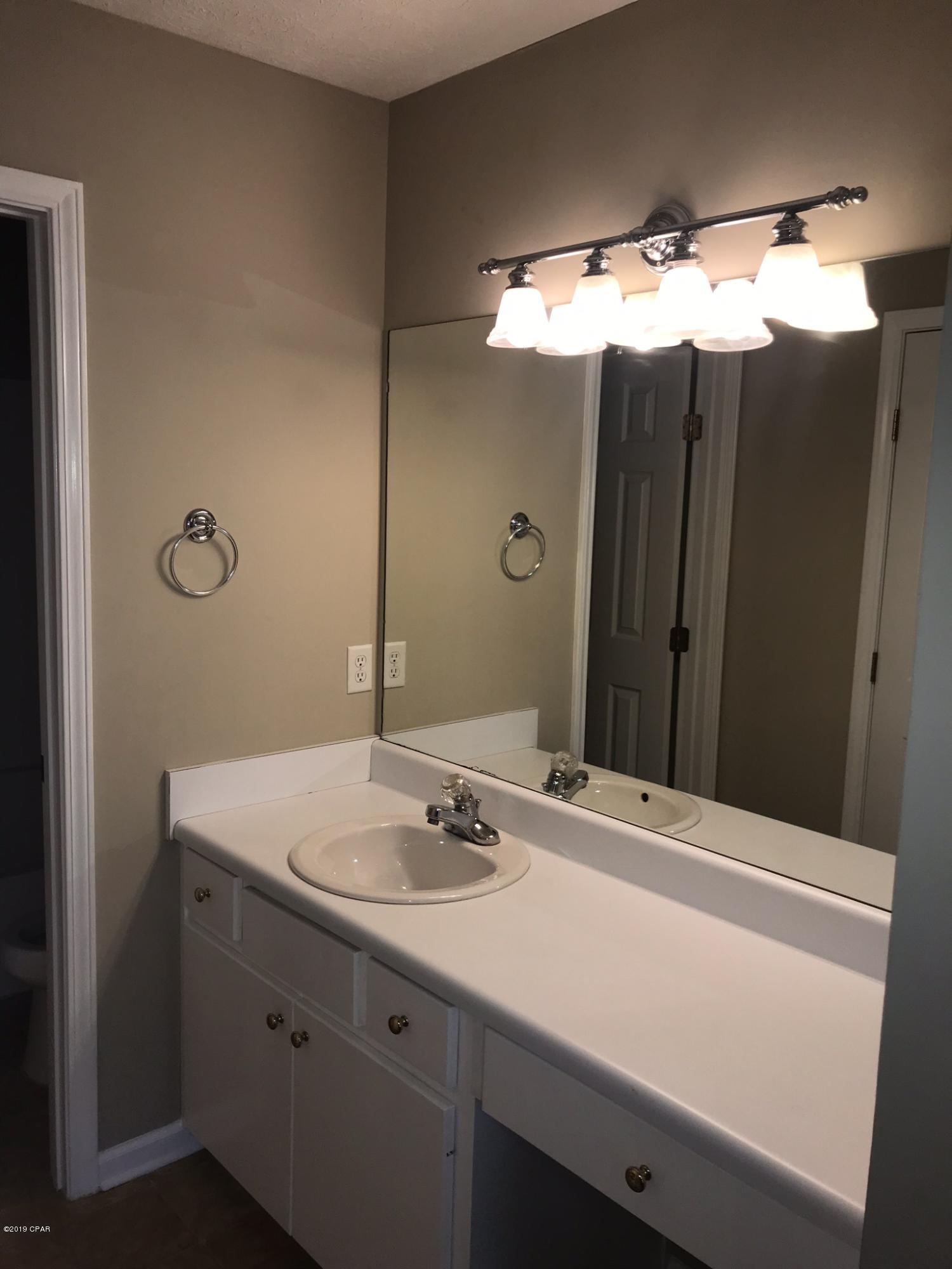 Hickory Manor - Residential