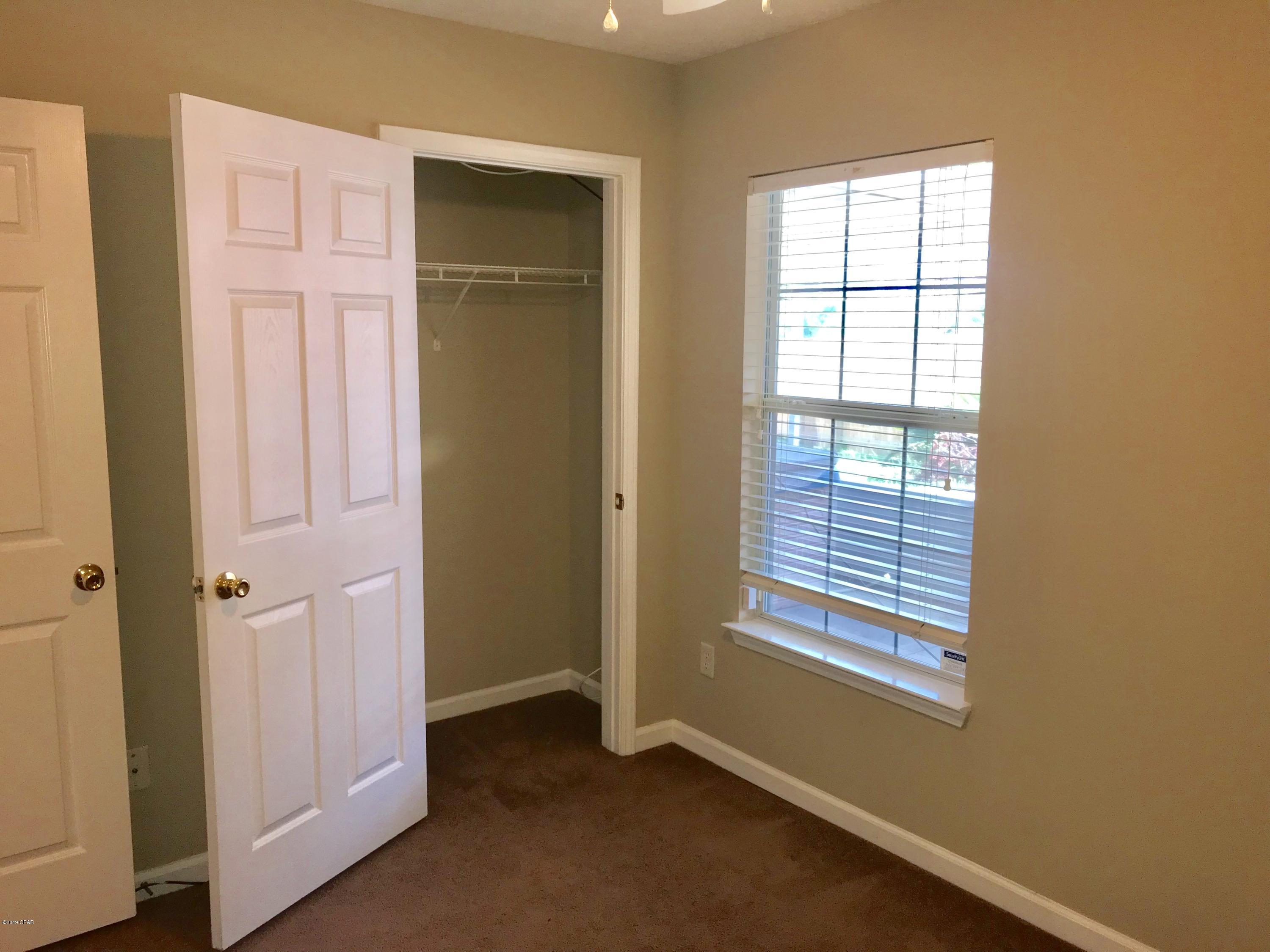 Hickory Manor - Residential