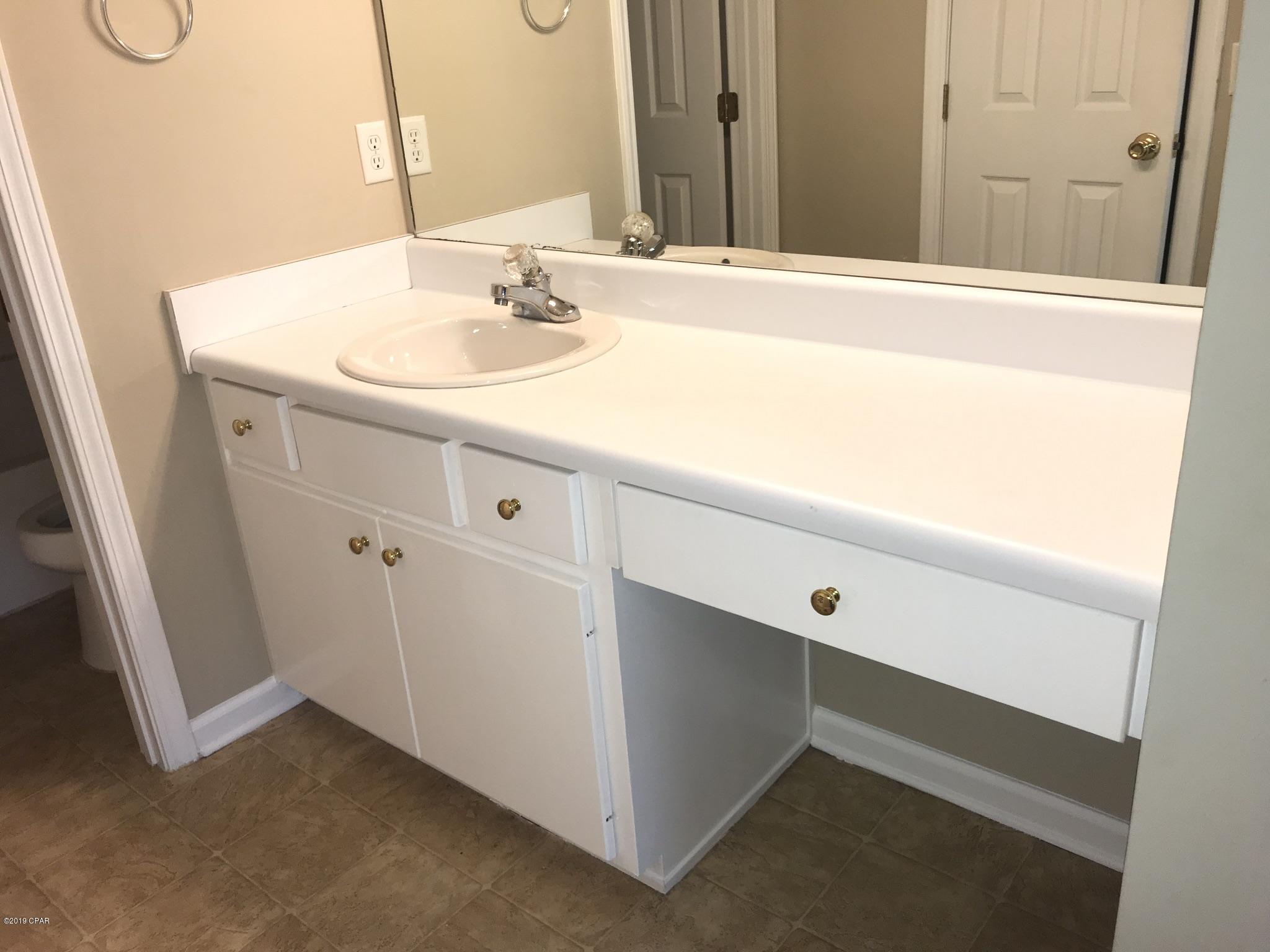 Hickory Manor - Residential