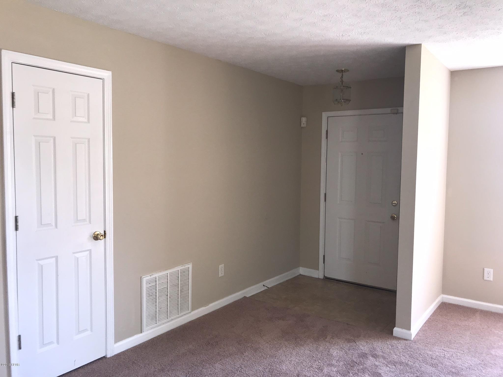 Hickory Manor - Residential