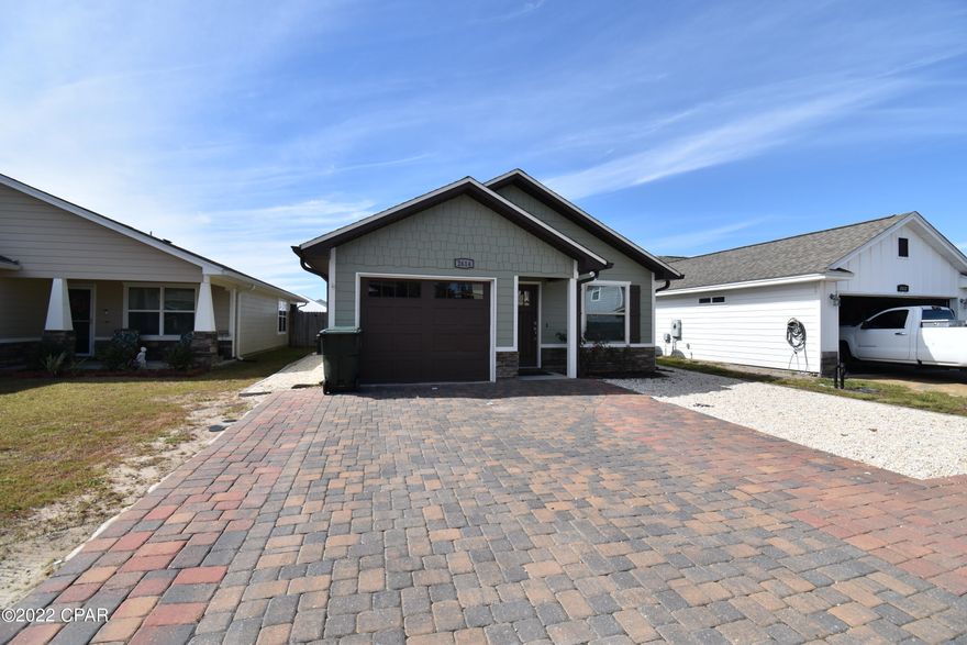 This 2 bedroom 2 bathroom up-to-date home is a must see! It features an open floor plan, fenced in back yard, and washer/dryer included.

REQUIREMENTS TO RENT: Primary Tenant MUST apply FIRST at https://fullsailrealty.managebuilding.com/Resident/rental-application/new, we will run a background check and call you to set up a showing within 1 bus day. Visit our website to confirm availability and see all qualifications.  ONLY IF YOU DECIDE TO RENT after your showing, we will charge fees and complete final approvals prior to Lease signing. All Tenants over 18 must submit applications for approval. Call the OFFICE for questions. Security Deposit on this property is optional thru Obligo. Call the OFFICE for questions. Security Deposit on this property is OPTIONAL thru Obligo.