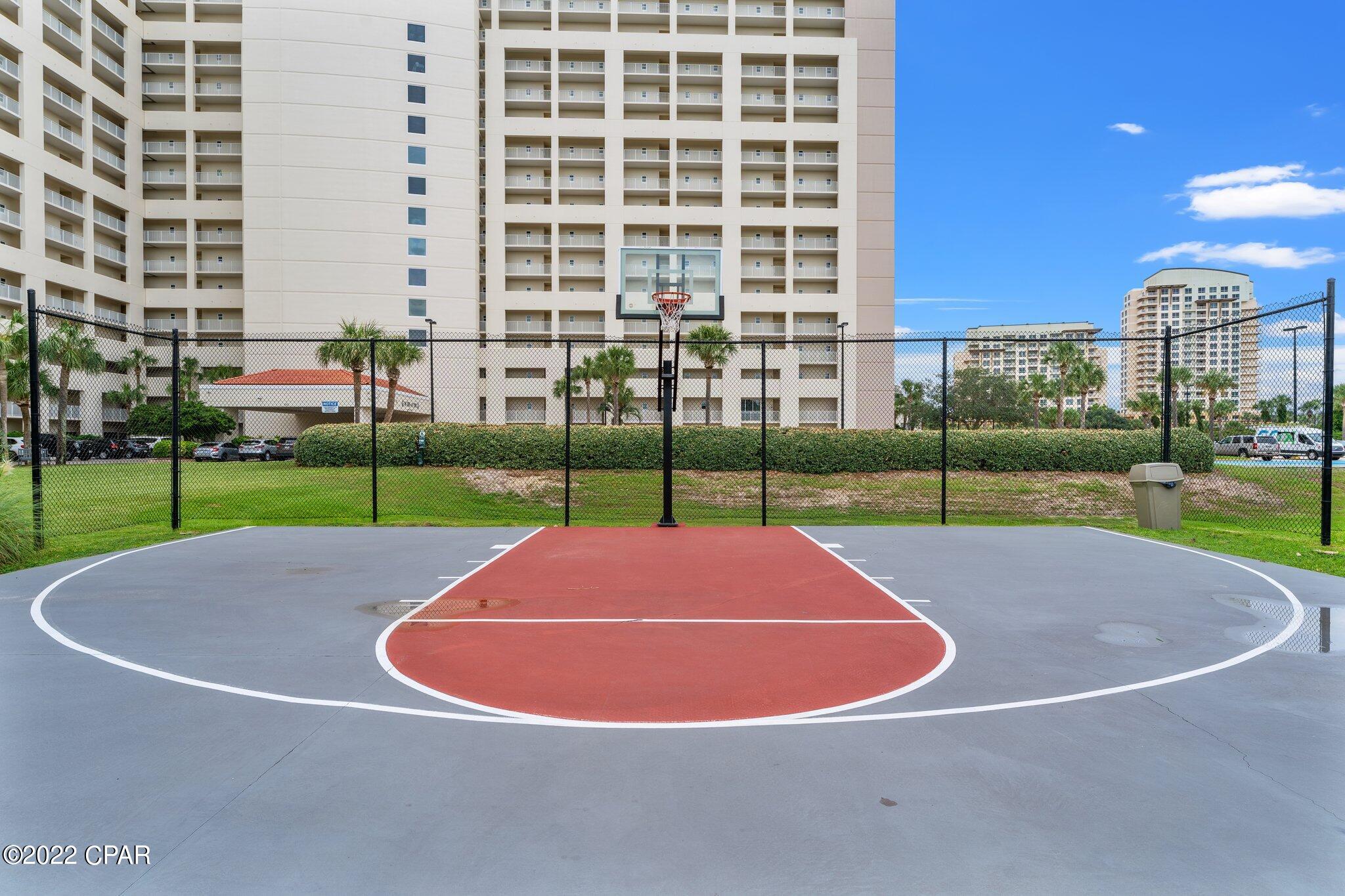 Summit At Topsl - Residential