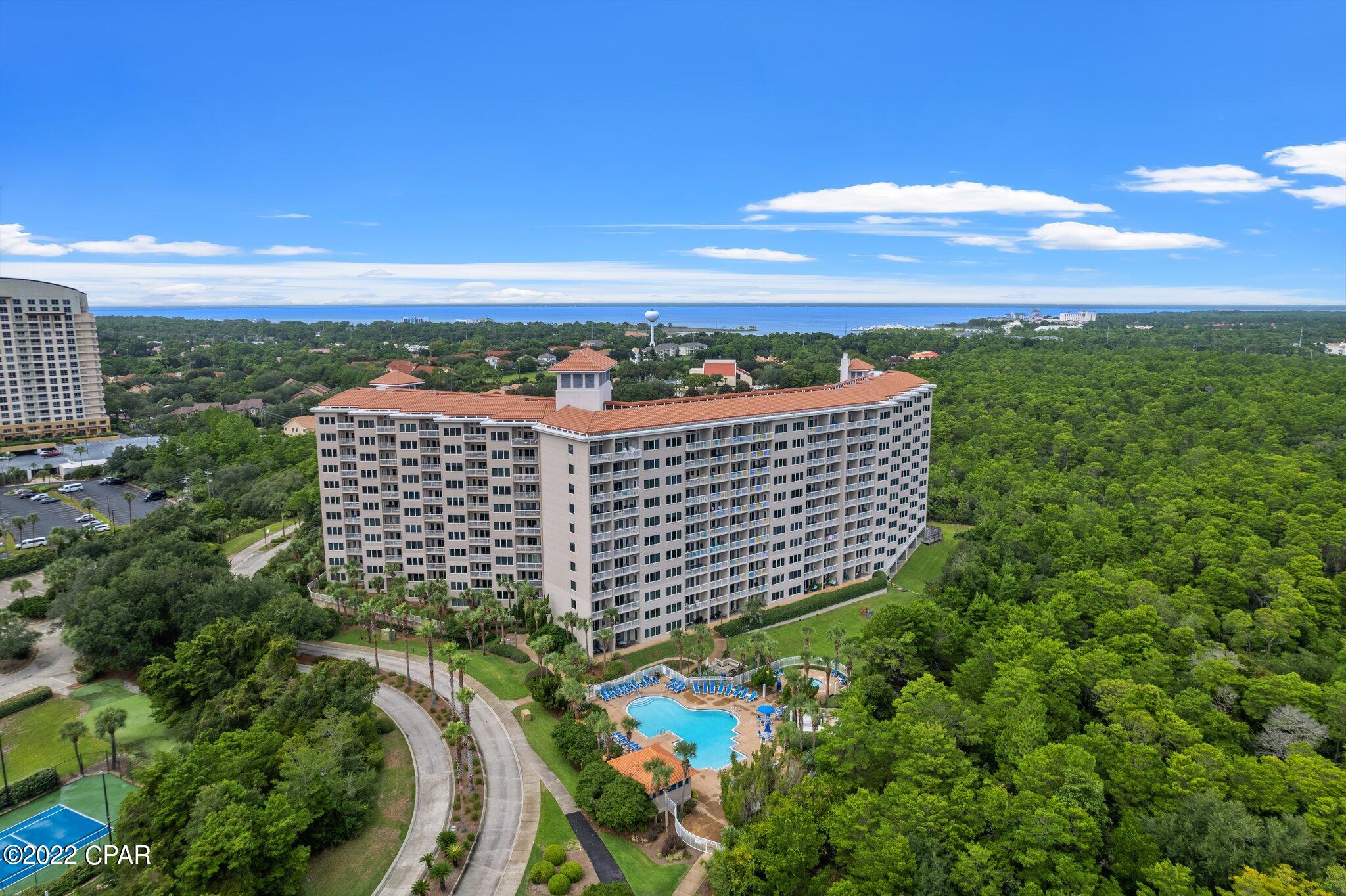 Summit At Topsl - Residential