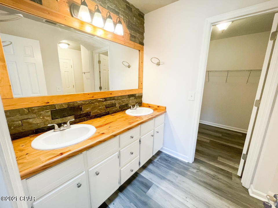 Boat Race Estates - Residential