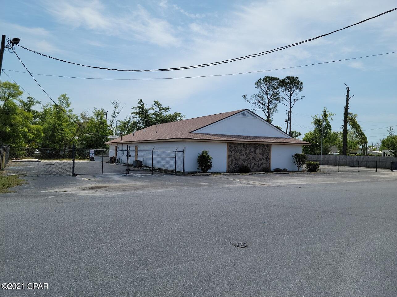 [No Recorded Subdiv] - Commercial Sale