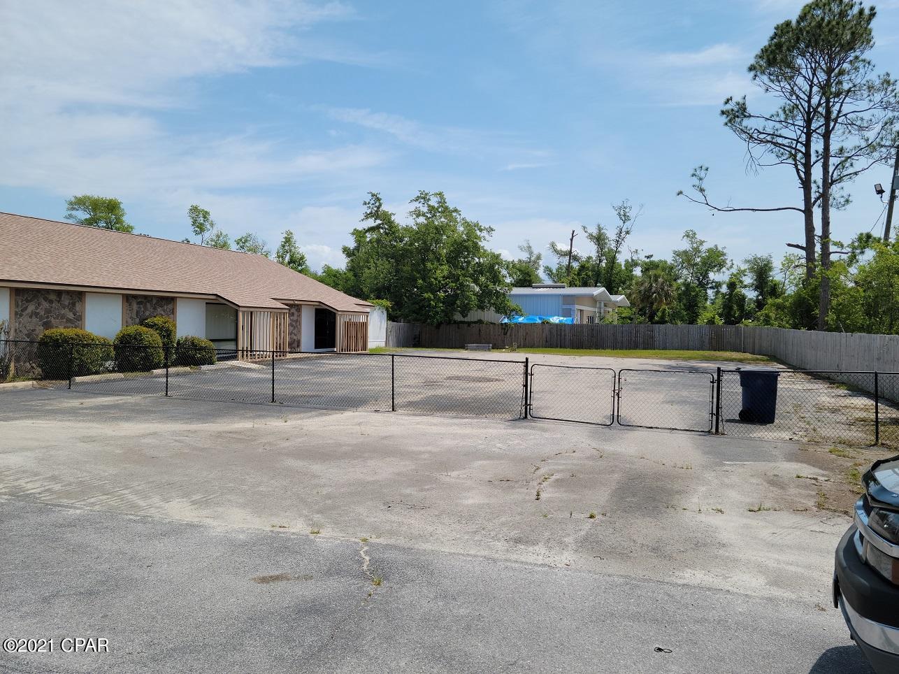 [No Recorded Subdiv] - Commercial Sale